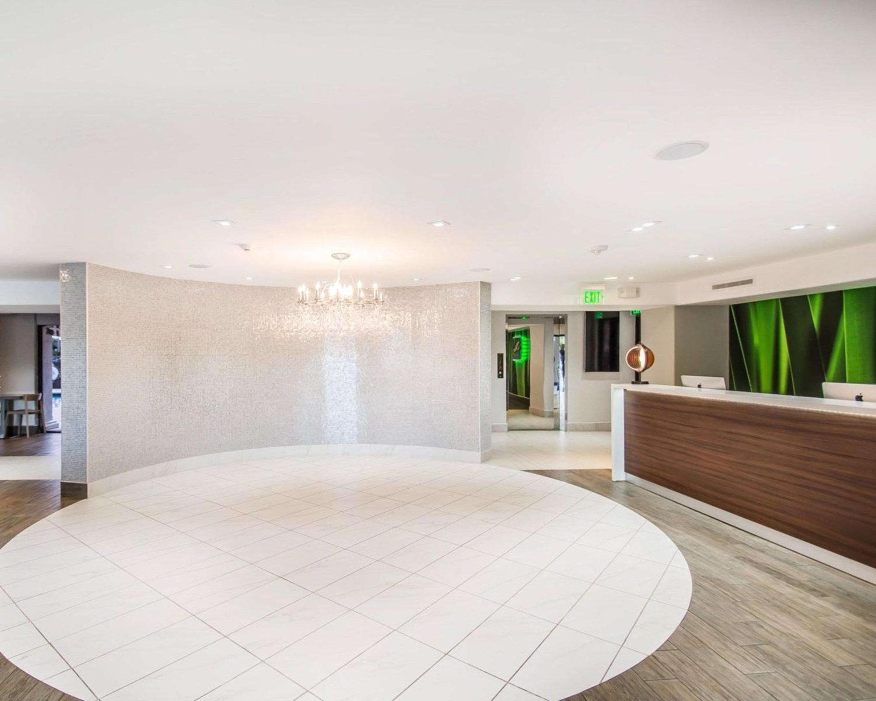 Quality Inn & Suites junto a los parques — 13