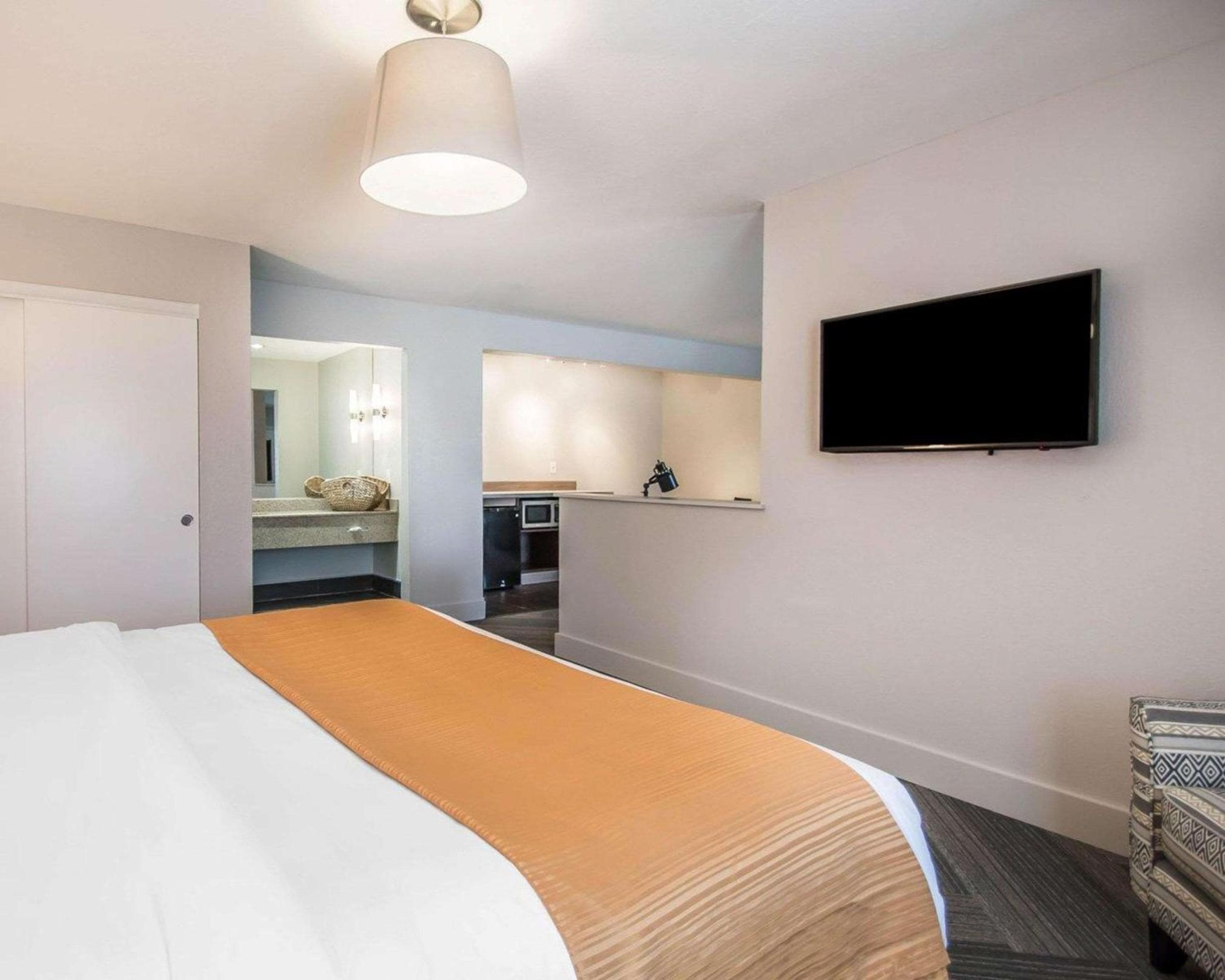 Quality Inn & Suites junto a los parques — 10