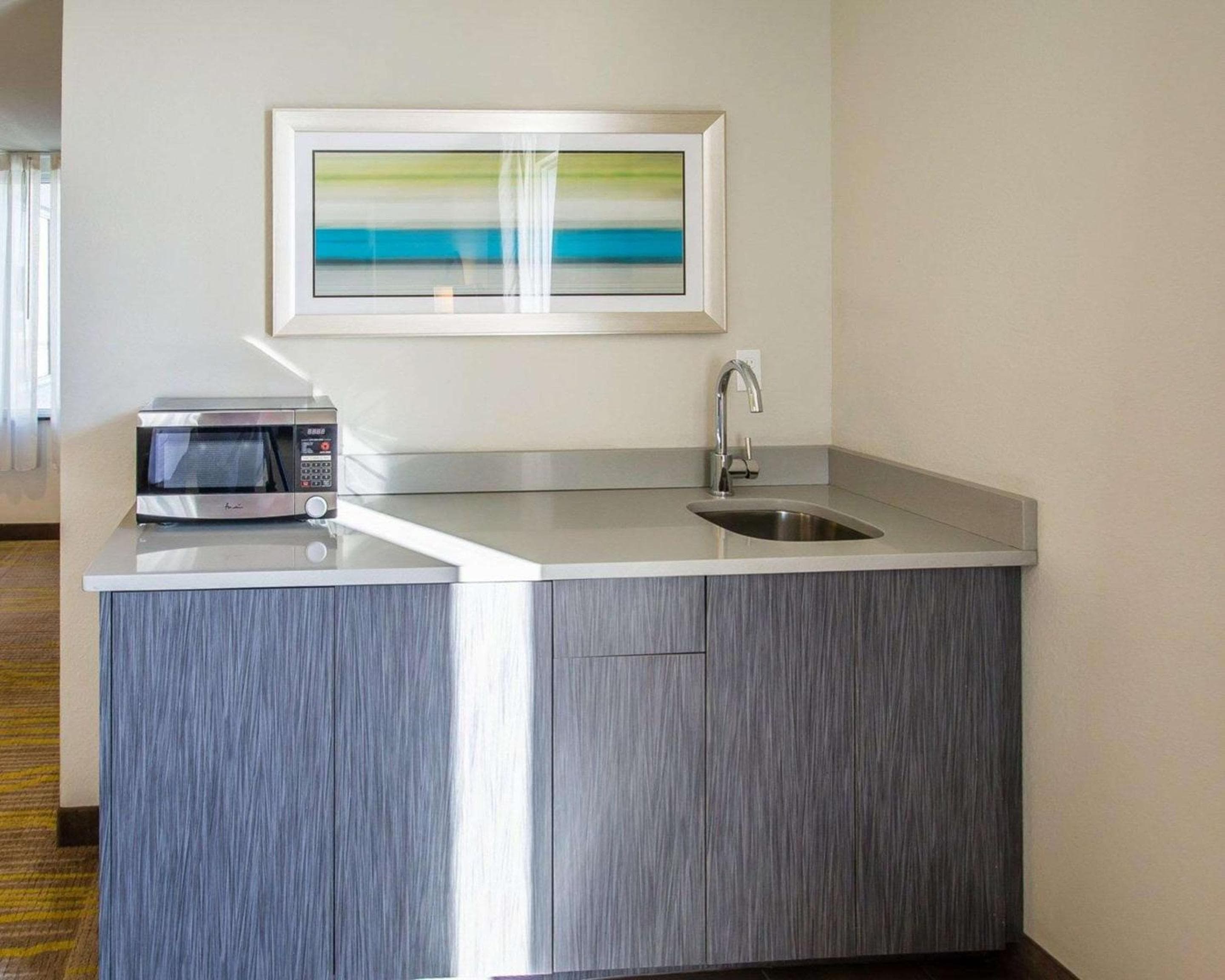 Comfort Suites Miami Aeropuerto Norte — 7