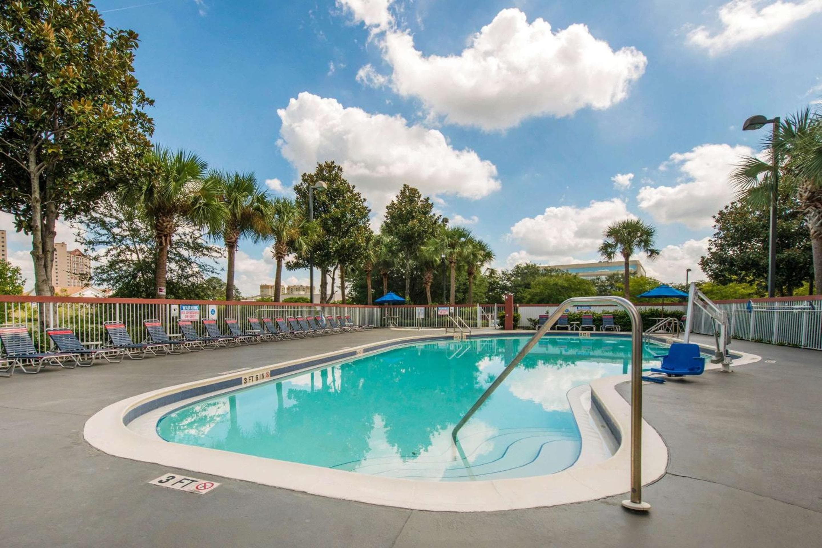 City Express by Marriott Orlando International Drive — 25