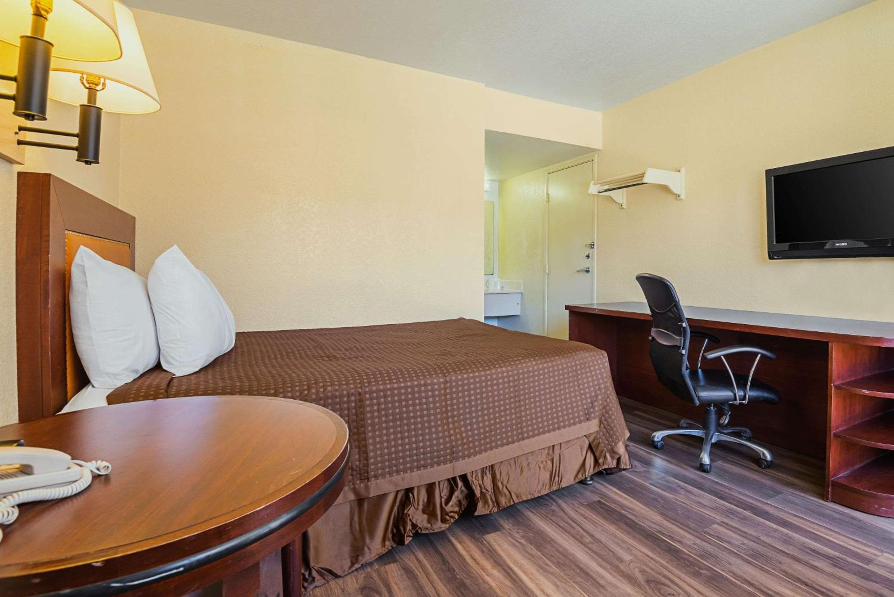 Rodeway Inn Kissimmee - Orlando Maingate West - Free Theme Park Shuttle — 17