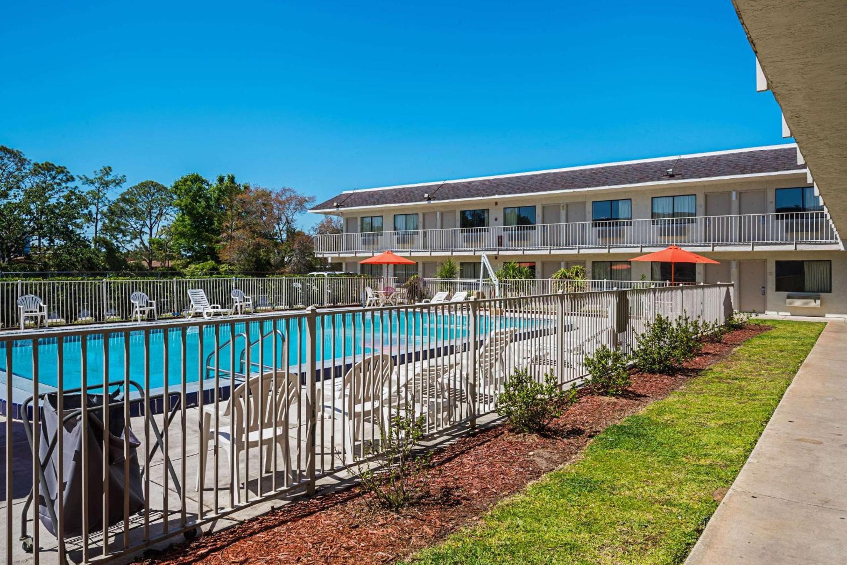 Rodeway Inn Kissimmee - Orlando Maingate West - Free Theme Park Shuttle — 11