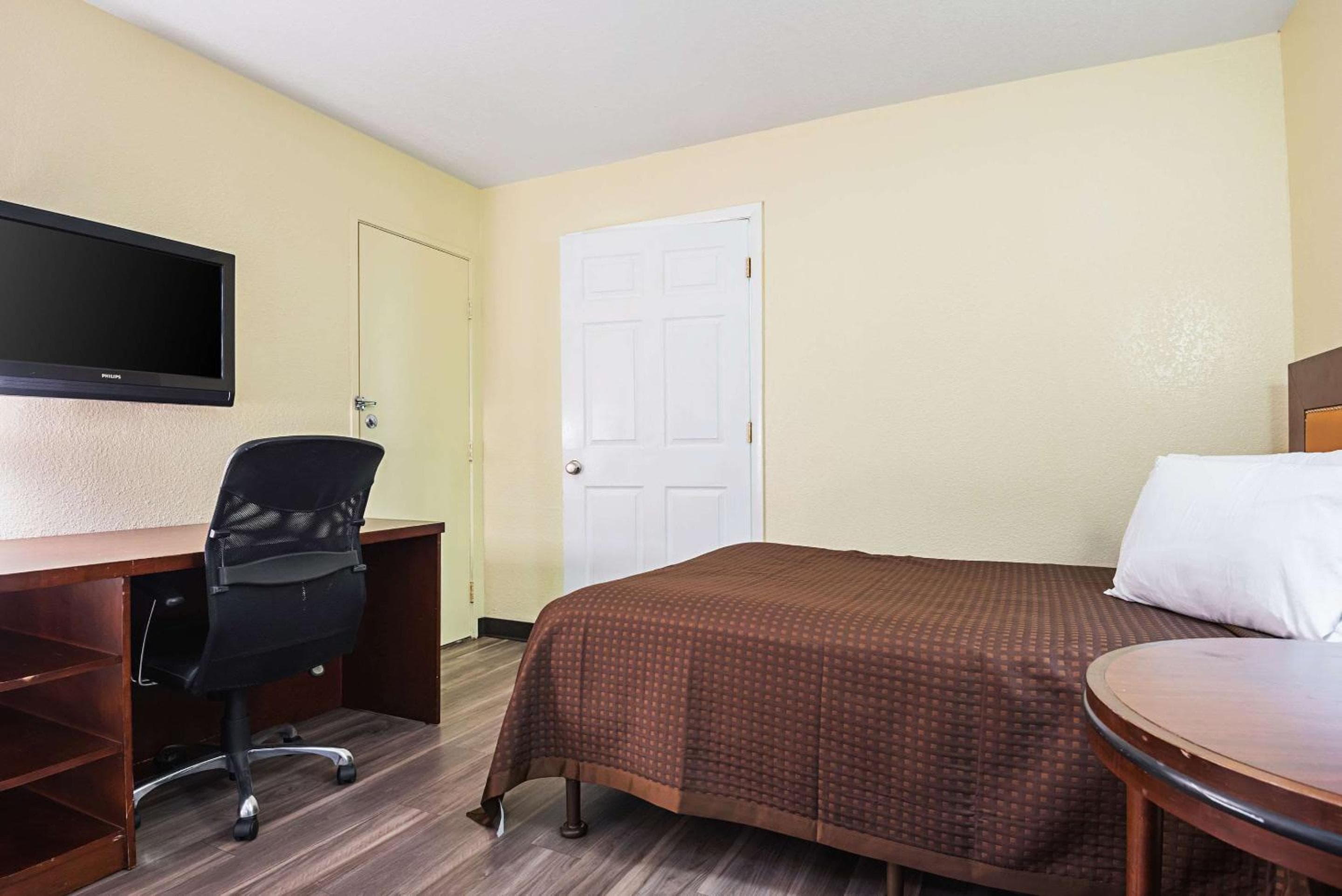 Rodeway Inn Kissimmee - Orlando Maingate West - Free Theme Park Shuttle — 7