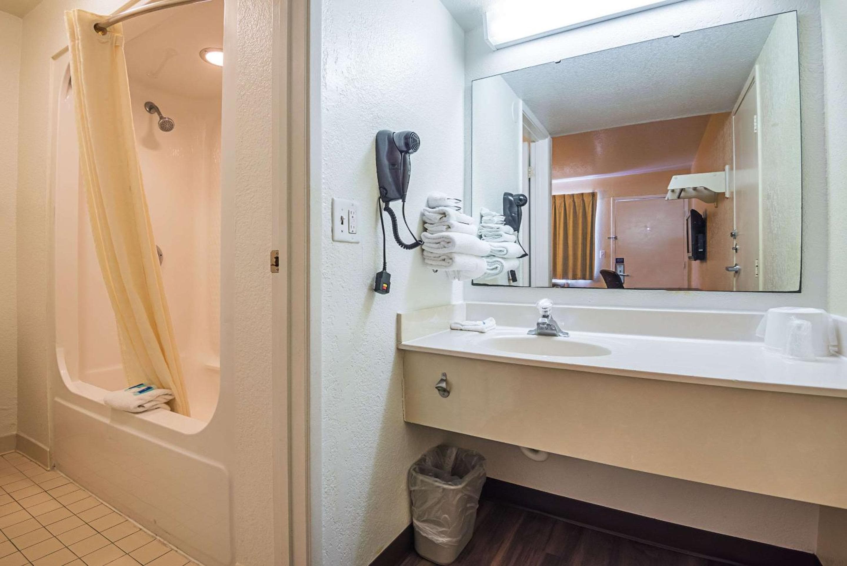 Rodeway Inn Kissimmee - Orlando Maingate West - Free Theme Park Shuttle — 14
