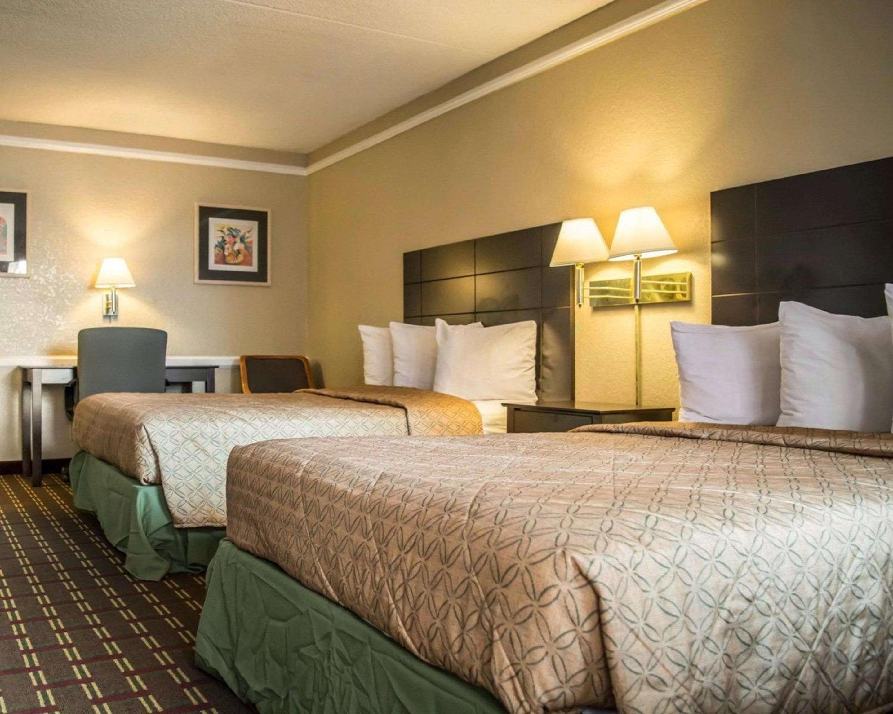Rodeway Inn Tampa-Ybor City — 15