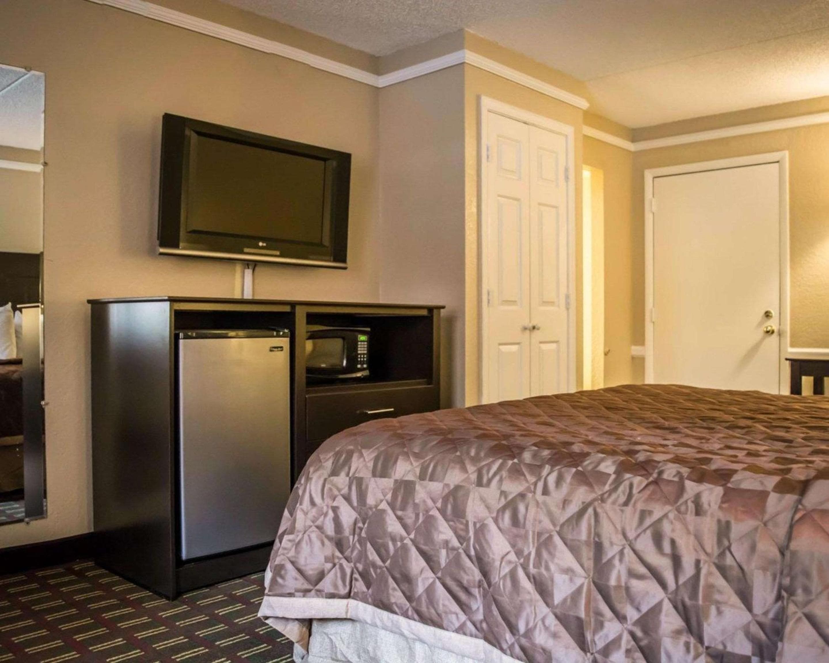 Rodeway Inn Tampa-Ybor City — 14