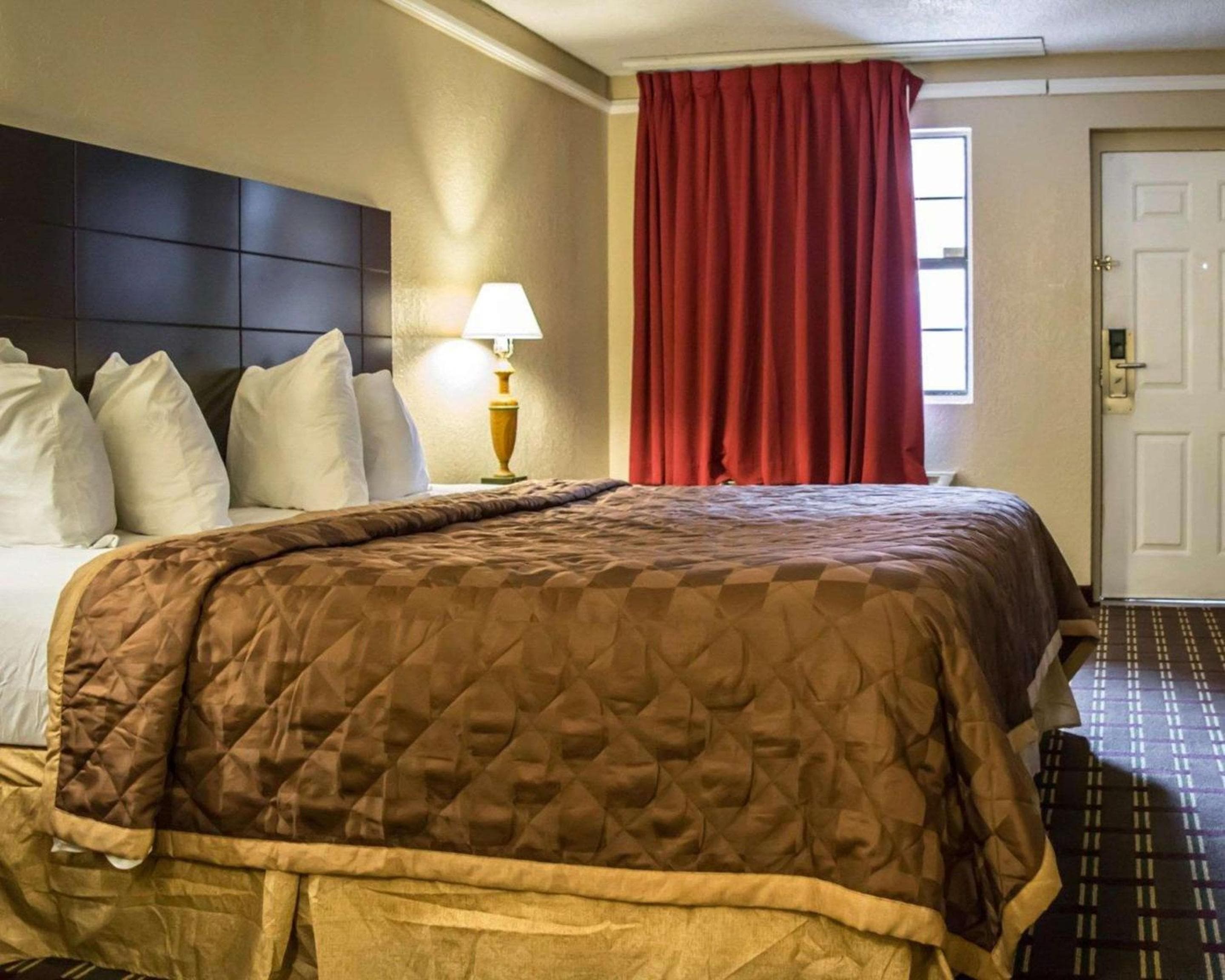 Rodeway Inn Tampa-Ybor City — 13