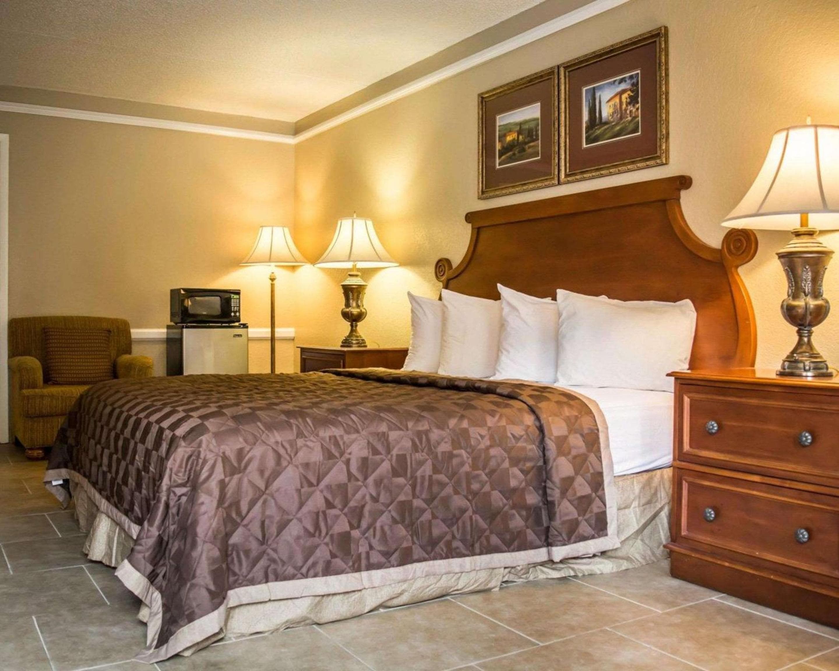 Rodeway Inn Tampa-Ybor City — 9