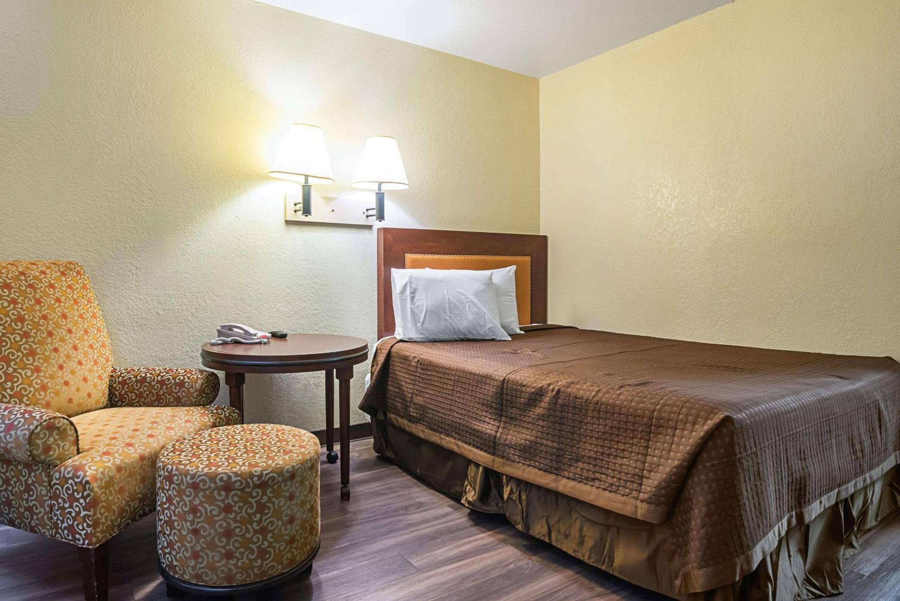 Rodeway Inn Kissimmee - Orlando Maingate West - Free Theme Park Shuttle — 3