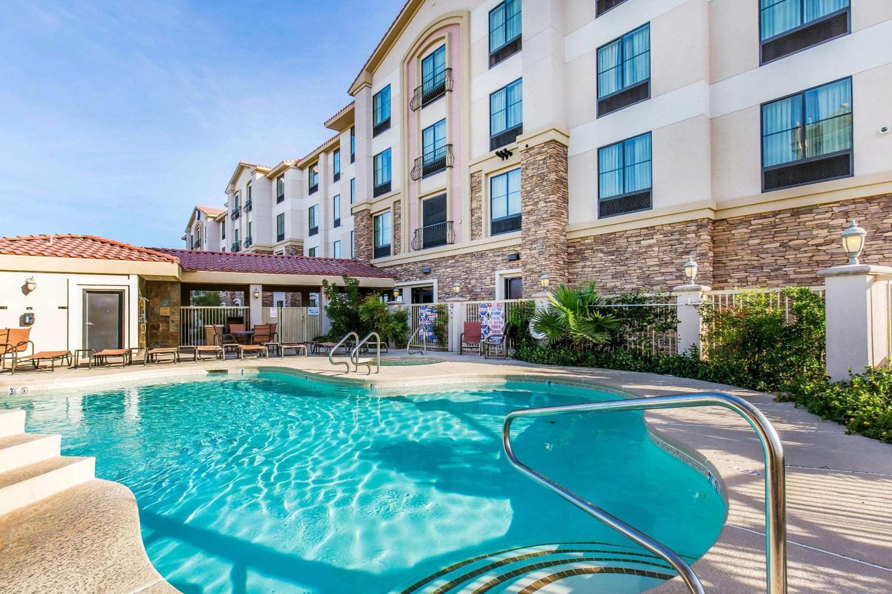 Comfort Inn & Suites Henderson - Las Vegas — 27