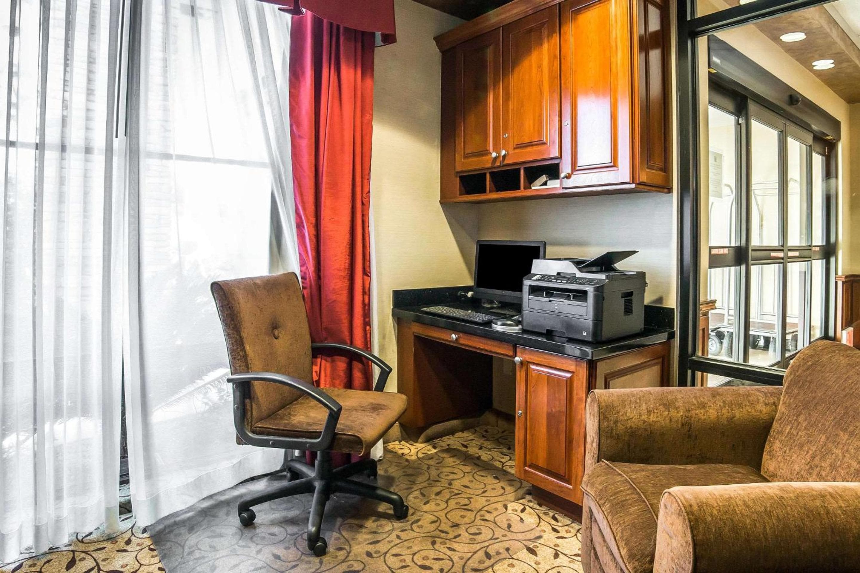 Comfort Inn & Suites Henderson - Las Vegas — 27