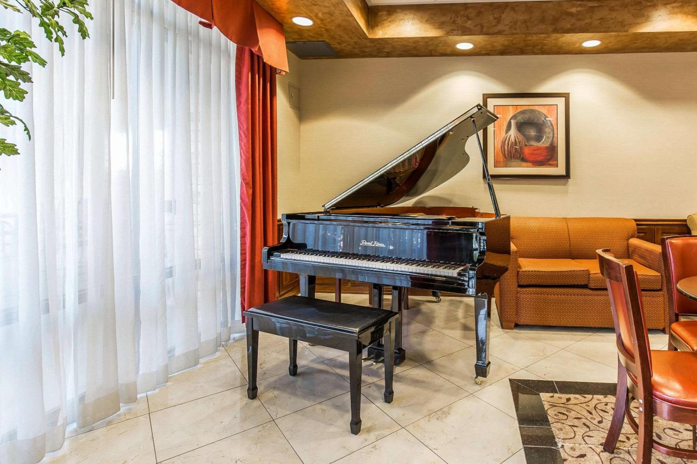 Comfort Inn & Suites Henderson - Las Vegas — 7