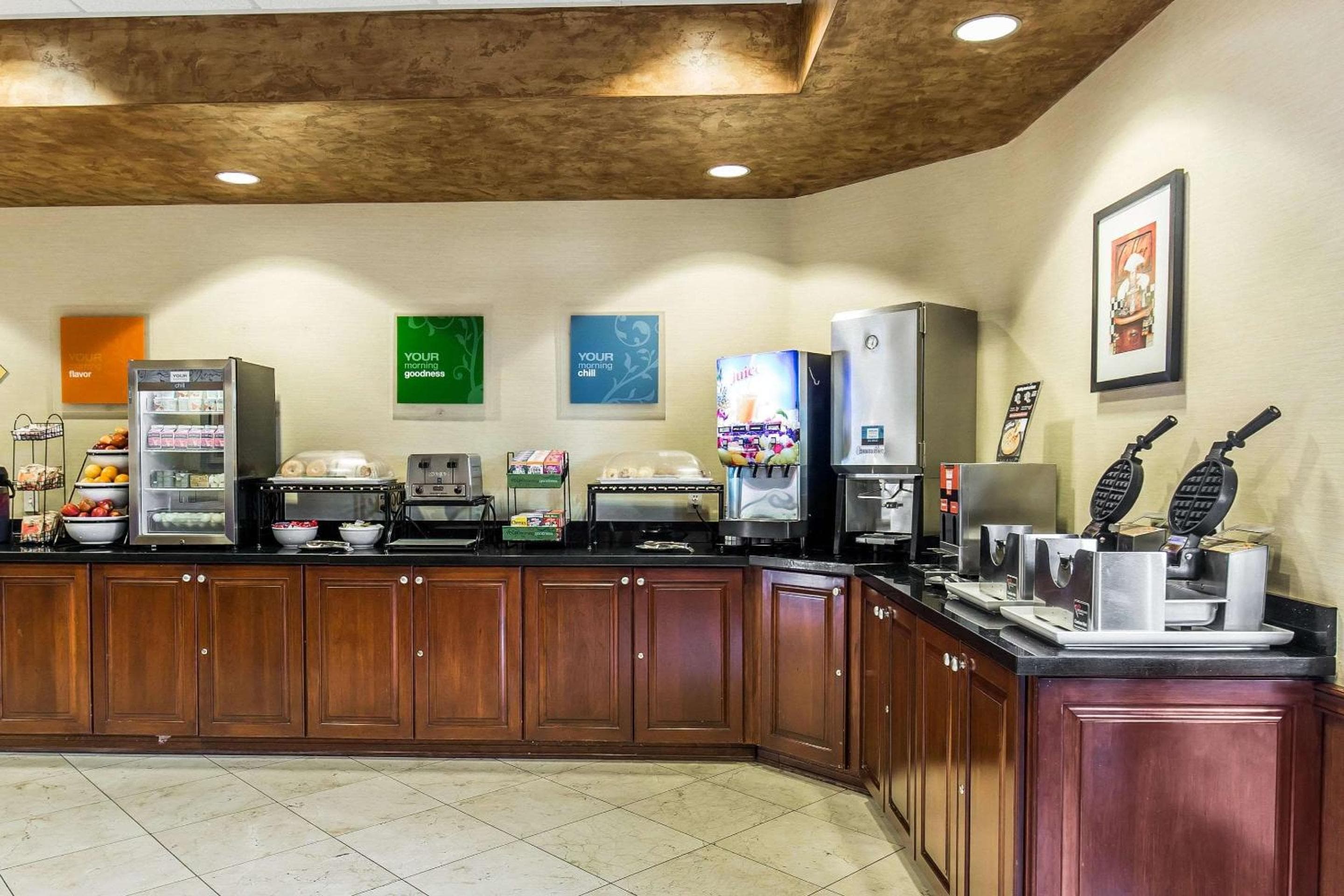 Comfort Inn & Suites Henderson - Las Vegas — 24