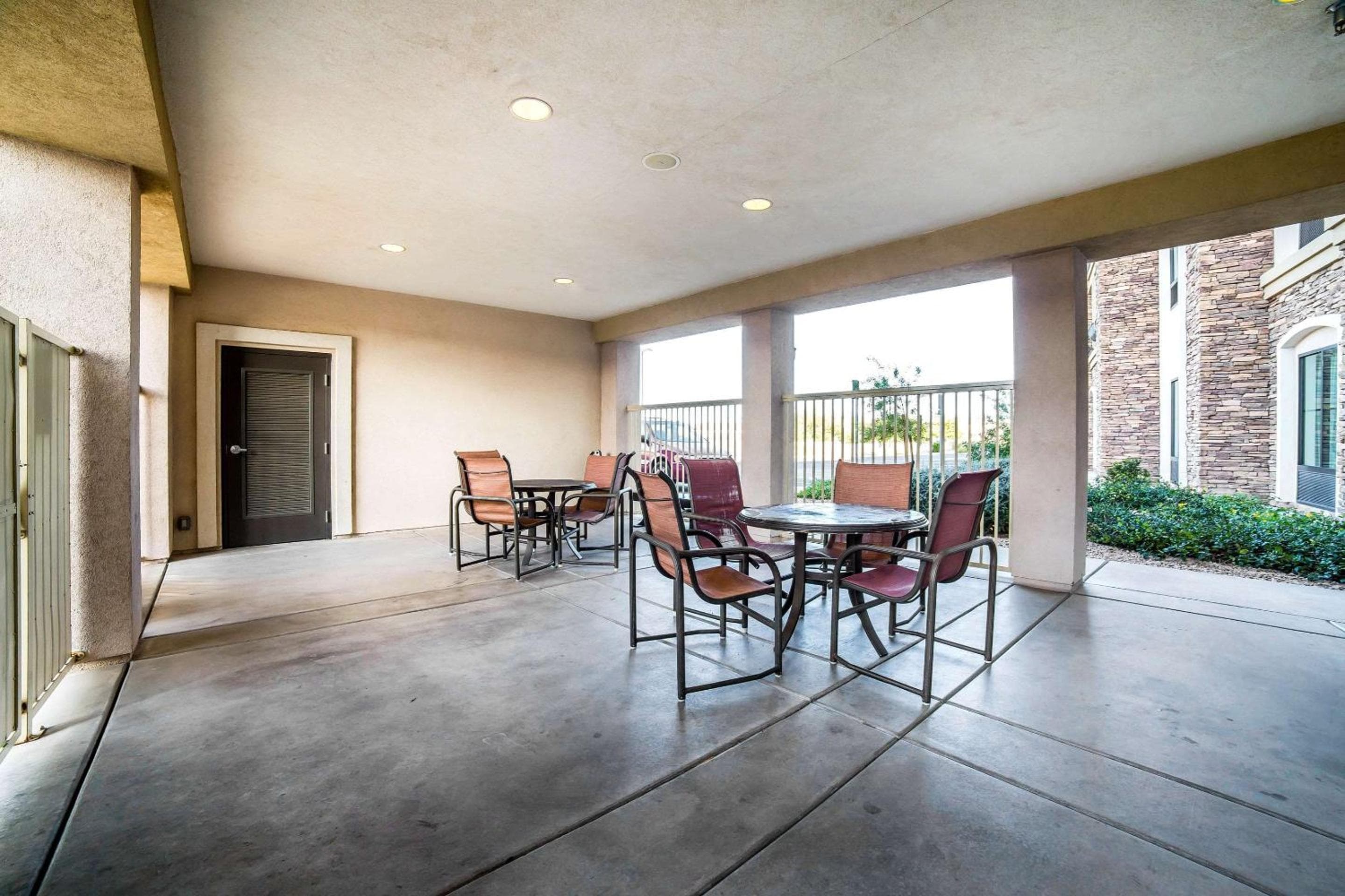 Comfort Inn & Suites Henderson - Las Vegas — 21