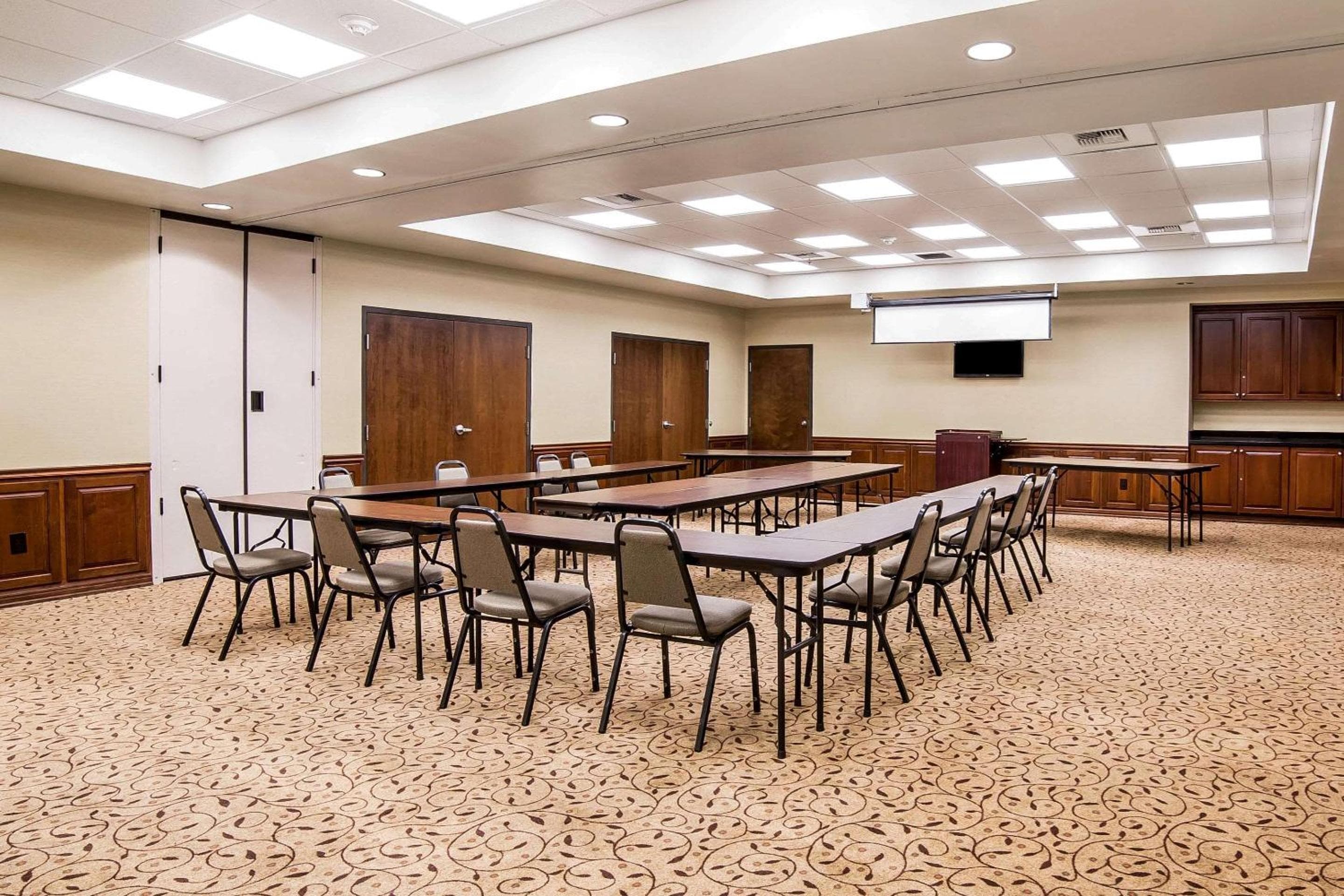 Comfort Inn & Suites Henderson - Las Vegas — 3