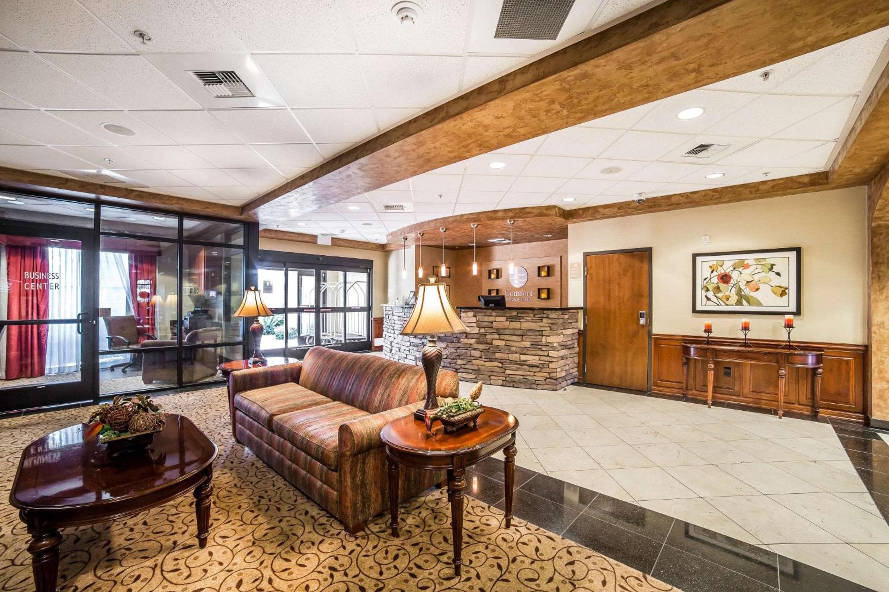 Comfort Inn & Suites Henderson - Las Vegas — 10