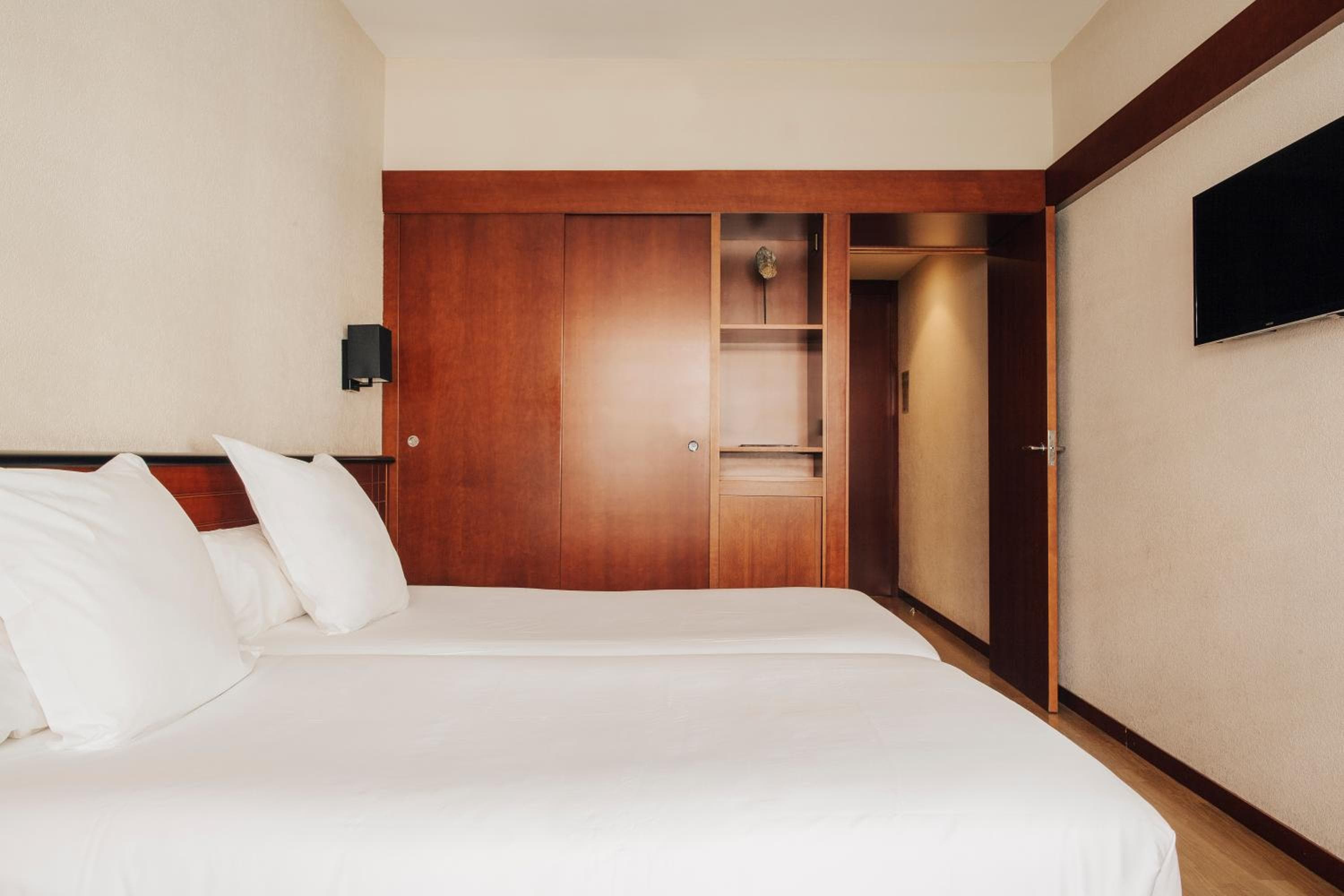 Hotel Derby — 5