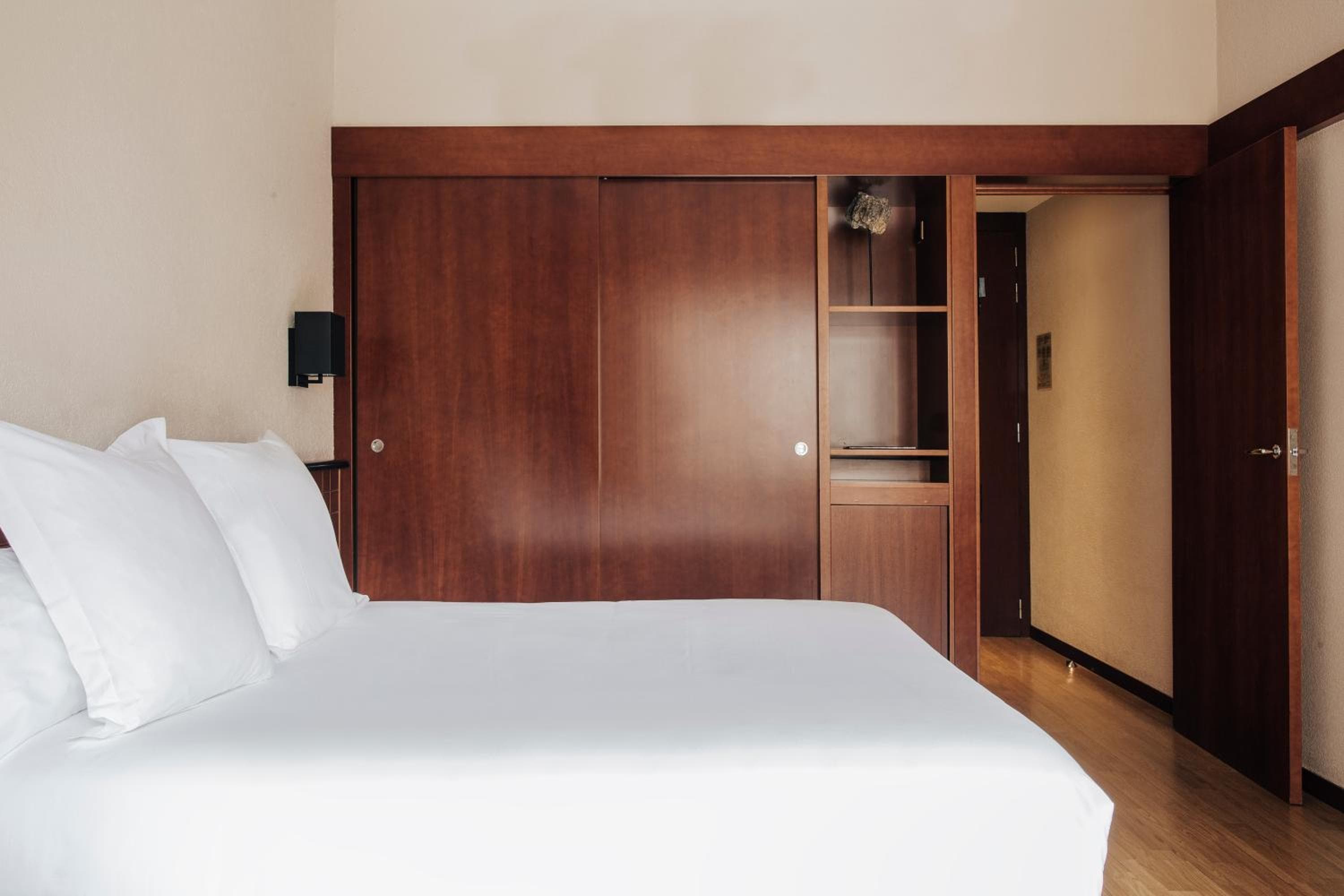 Hotel Derby — 19