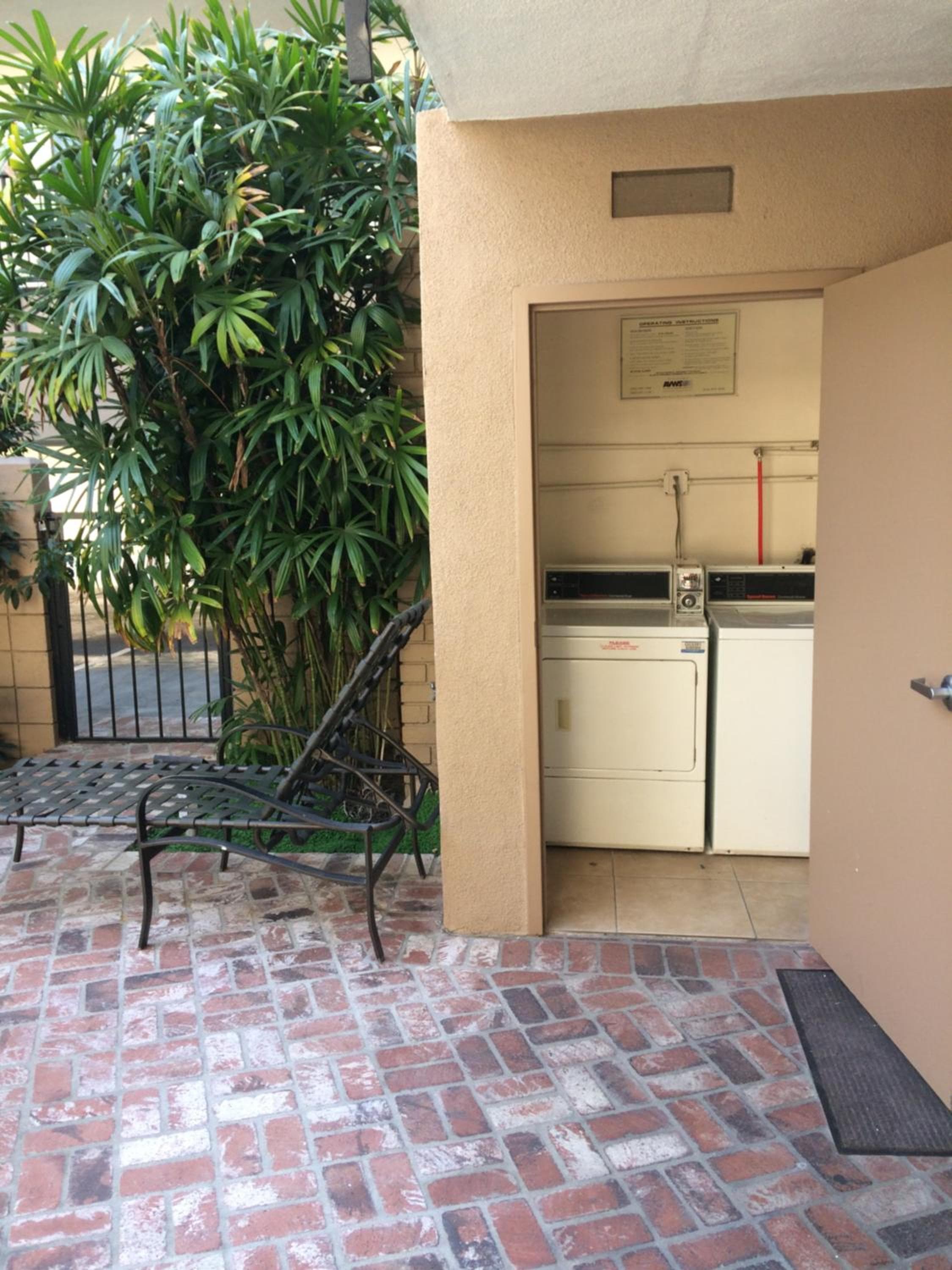Dunes Inn - Wilshire — 25