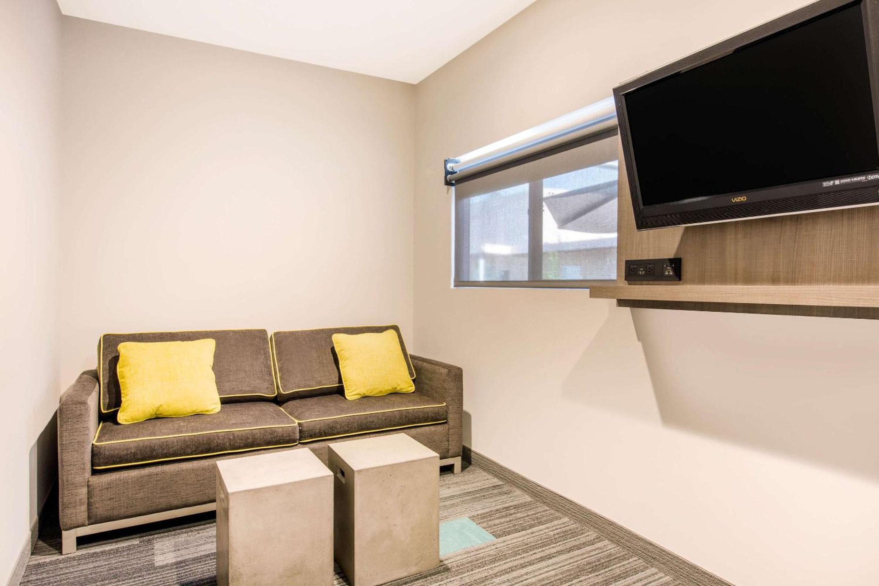 Rodeway Inn vicino a Melrose Ave — 15