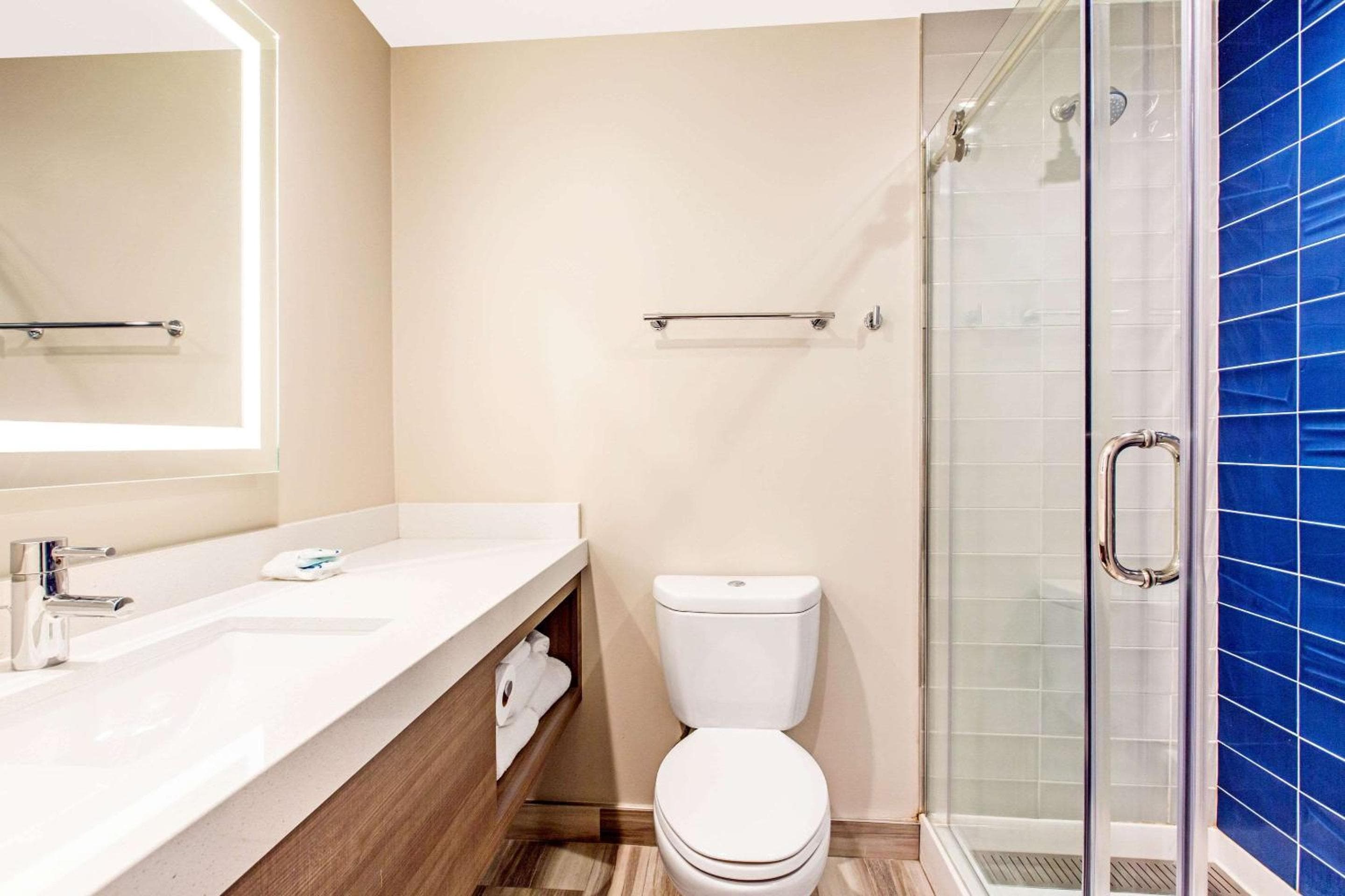 Rodeway Inn vicino a Melrose Ave — 8