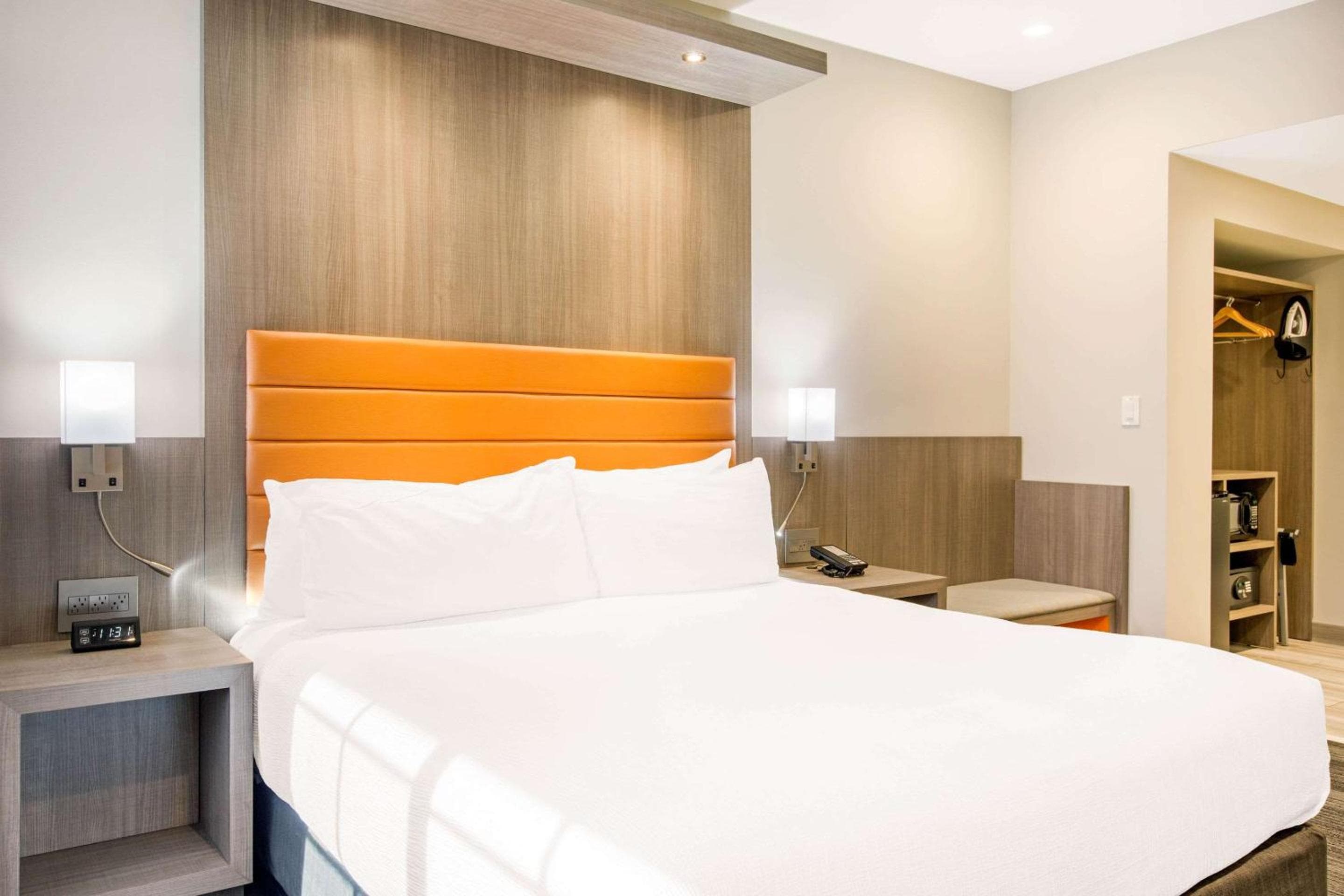 Rodeway Inn vicino a Melrose Ave — 3