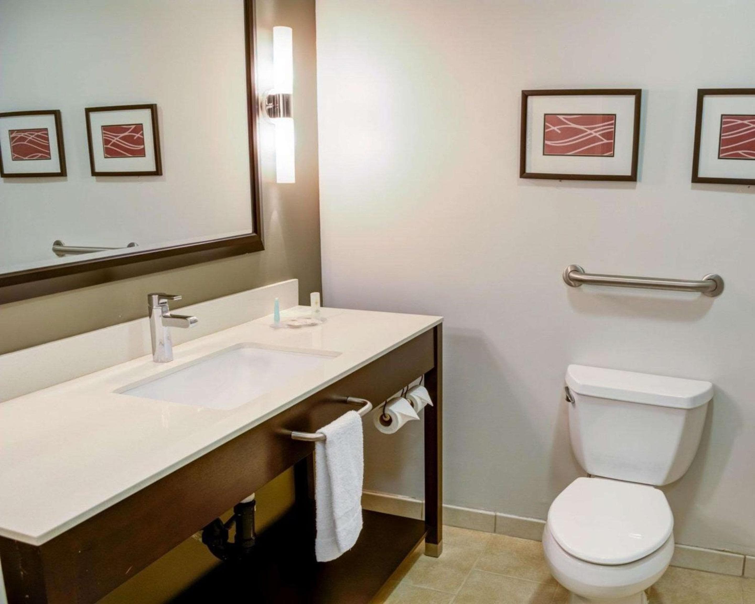 Comfort Inn & Suites cerca de Universal - North Hollywood - Burbank — 6