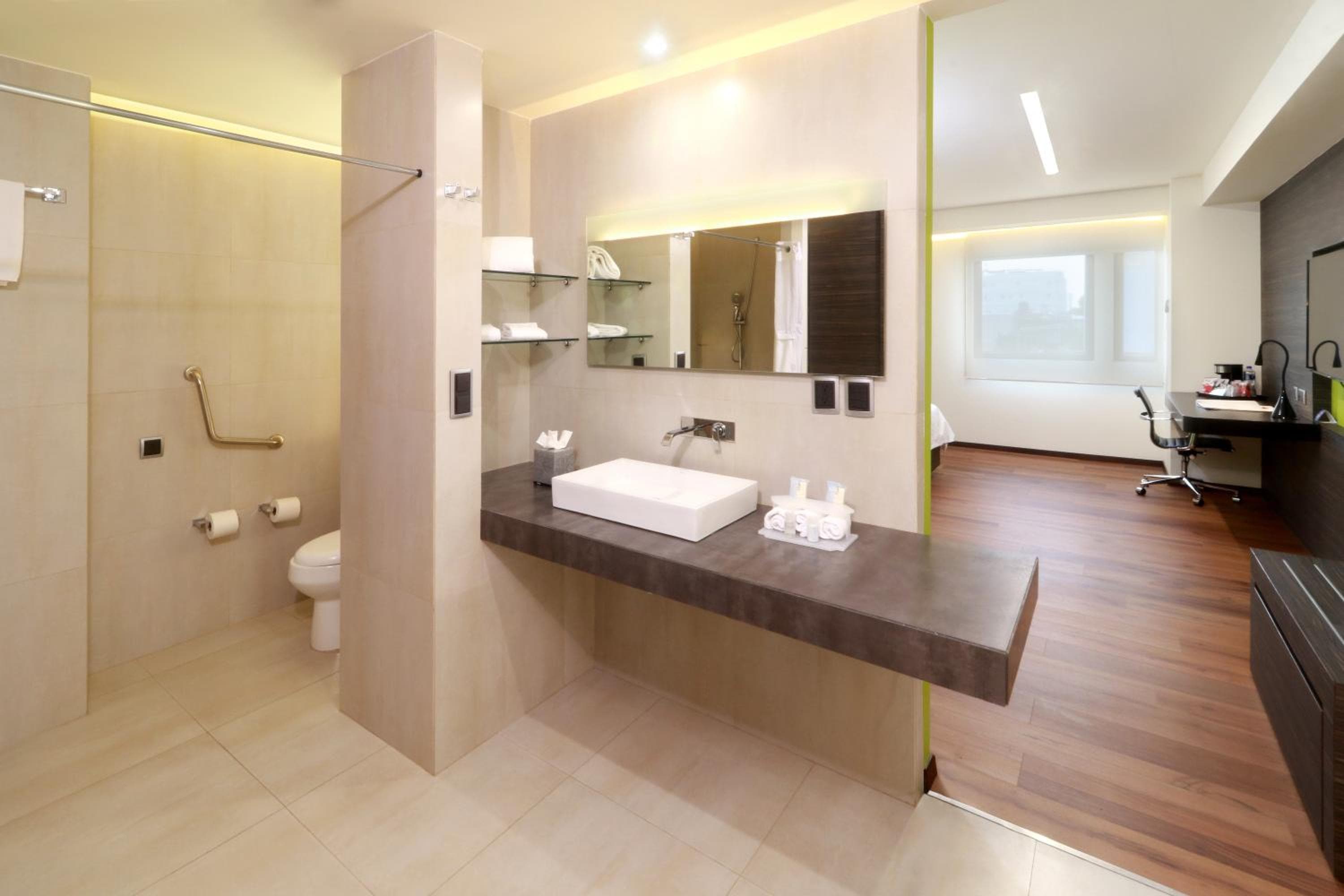 Holiday Inn Express Mexico Aeropuerto, un hotel IHG — 15