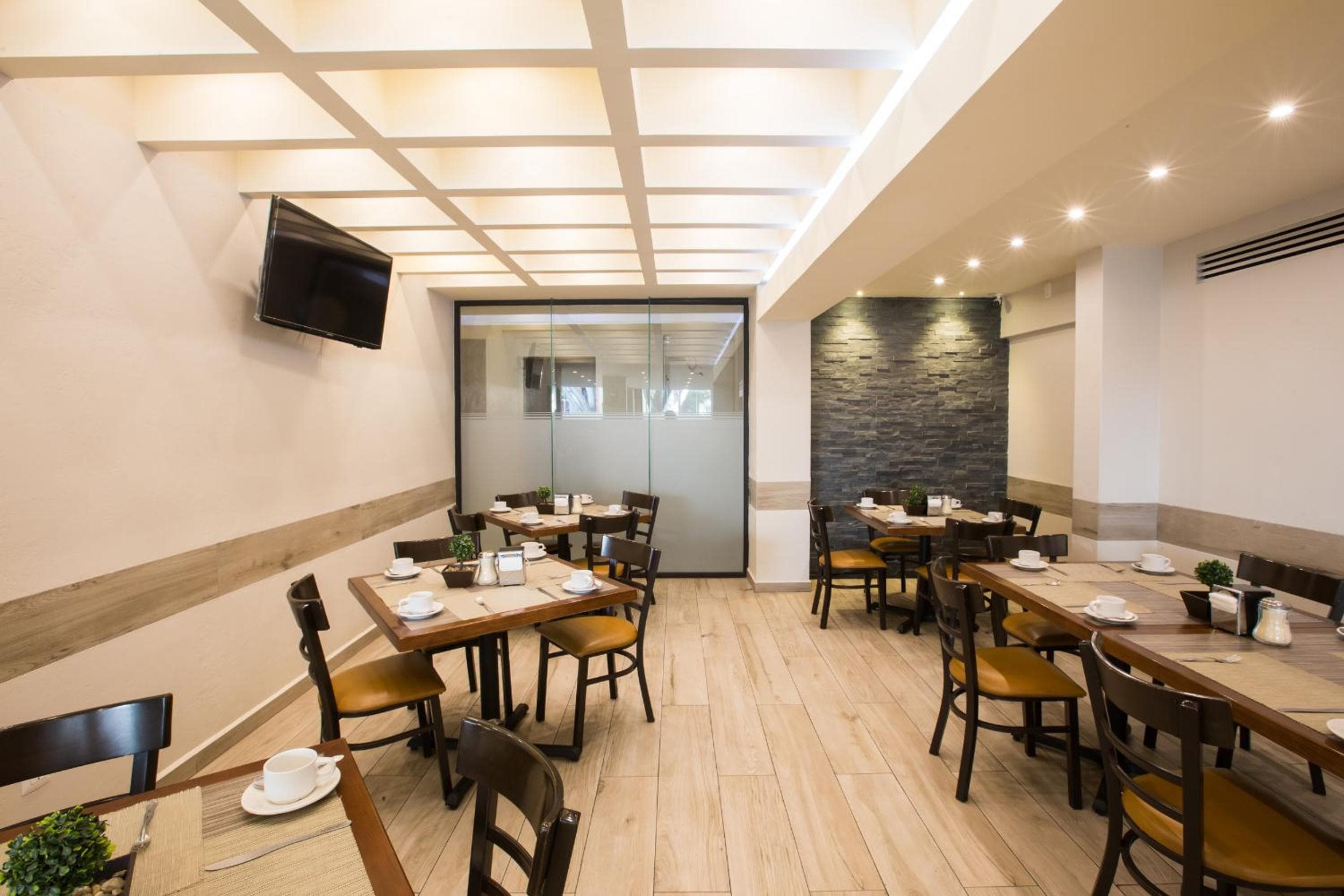 Hotel Diligencias — 25