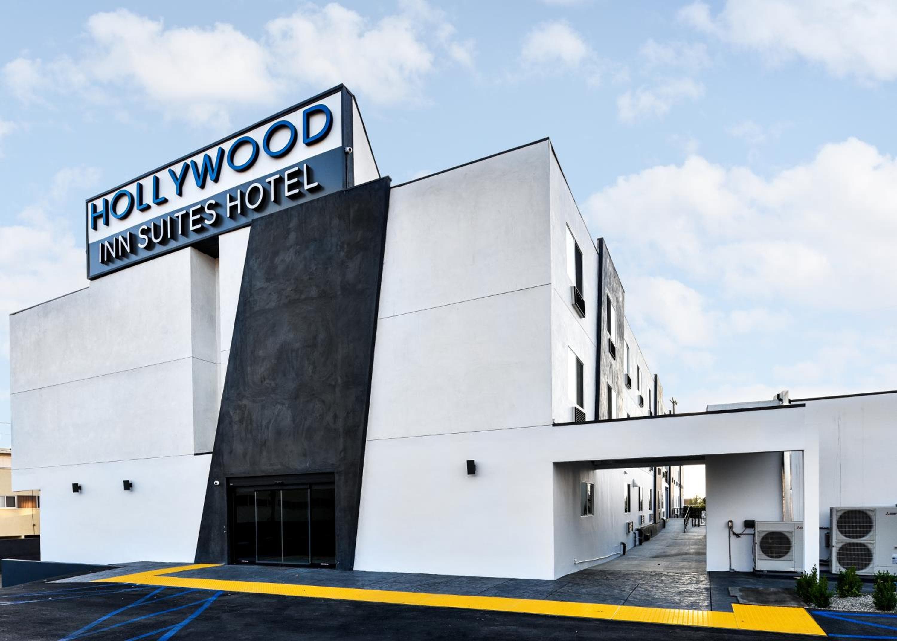 Hollywood Inn Suites Hotel — 9