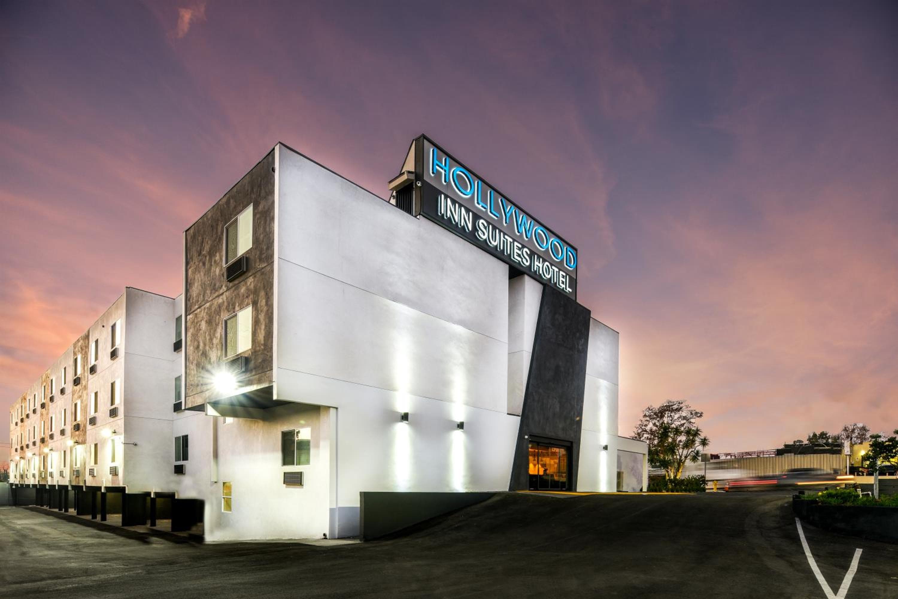 Hollywood Inn Suites Hotel — 19