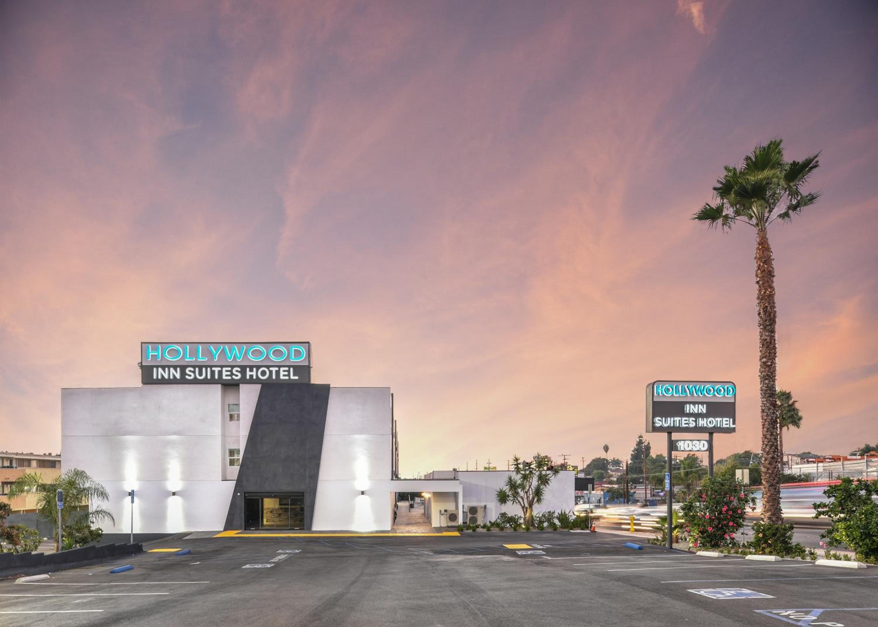 Hollywood Inn Suites Hotel — 15