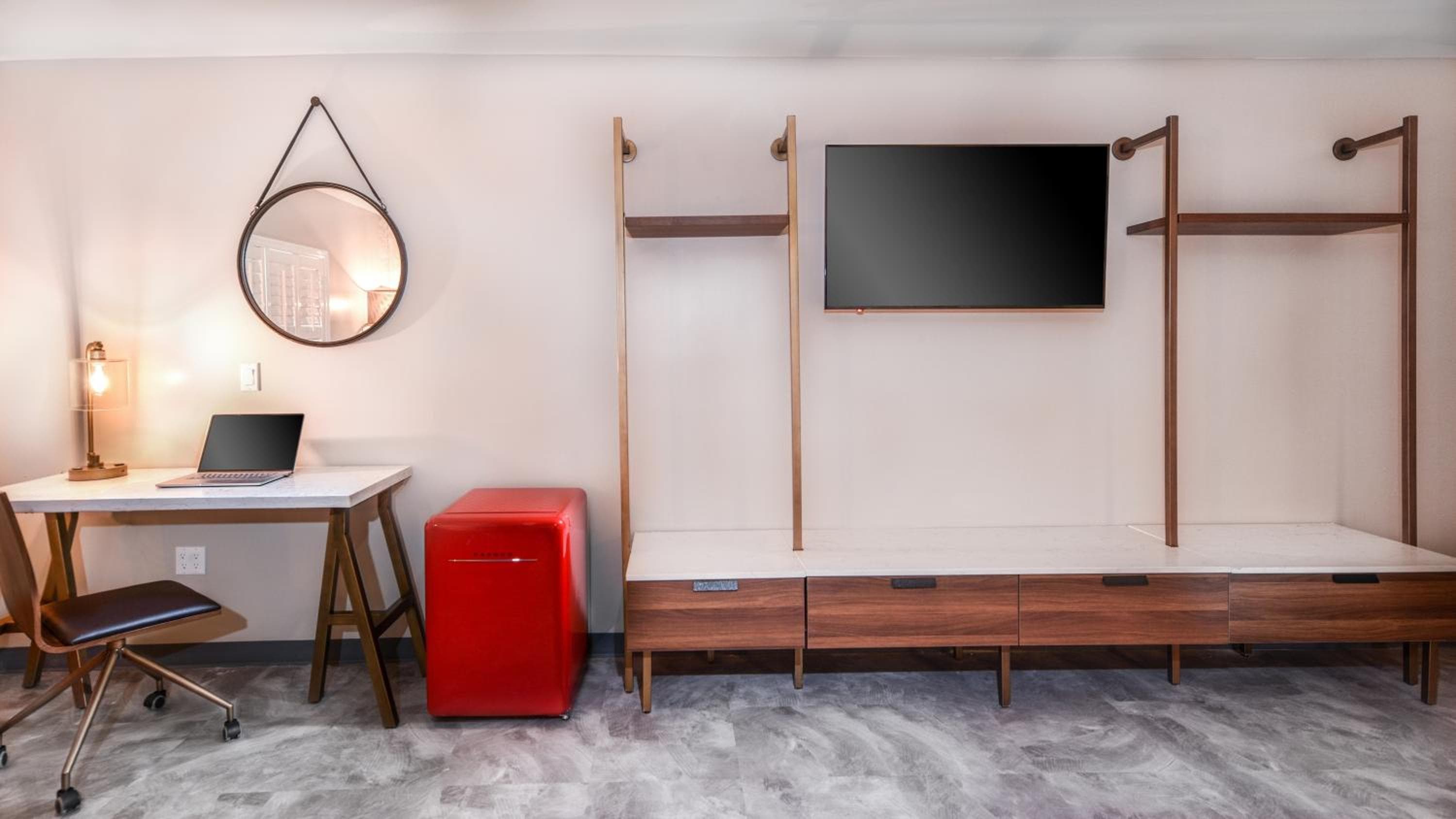 Hollywood Inn Suites Hotel — 11