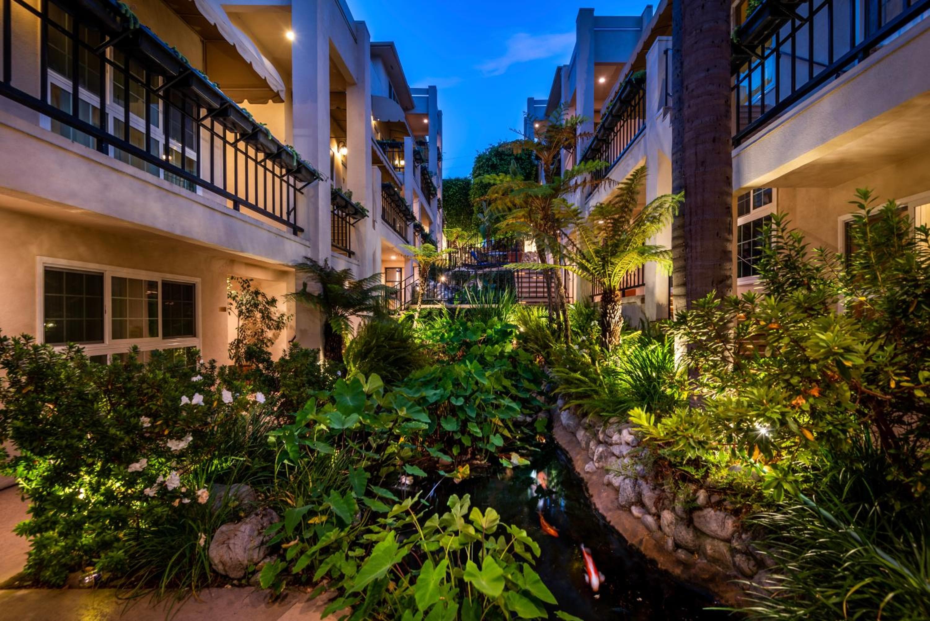 Beverly Hills Plaza Hotel & Spa — 15