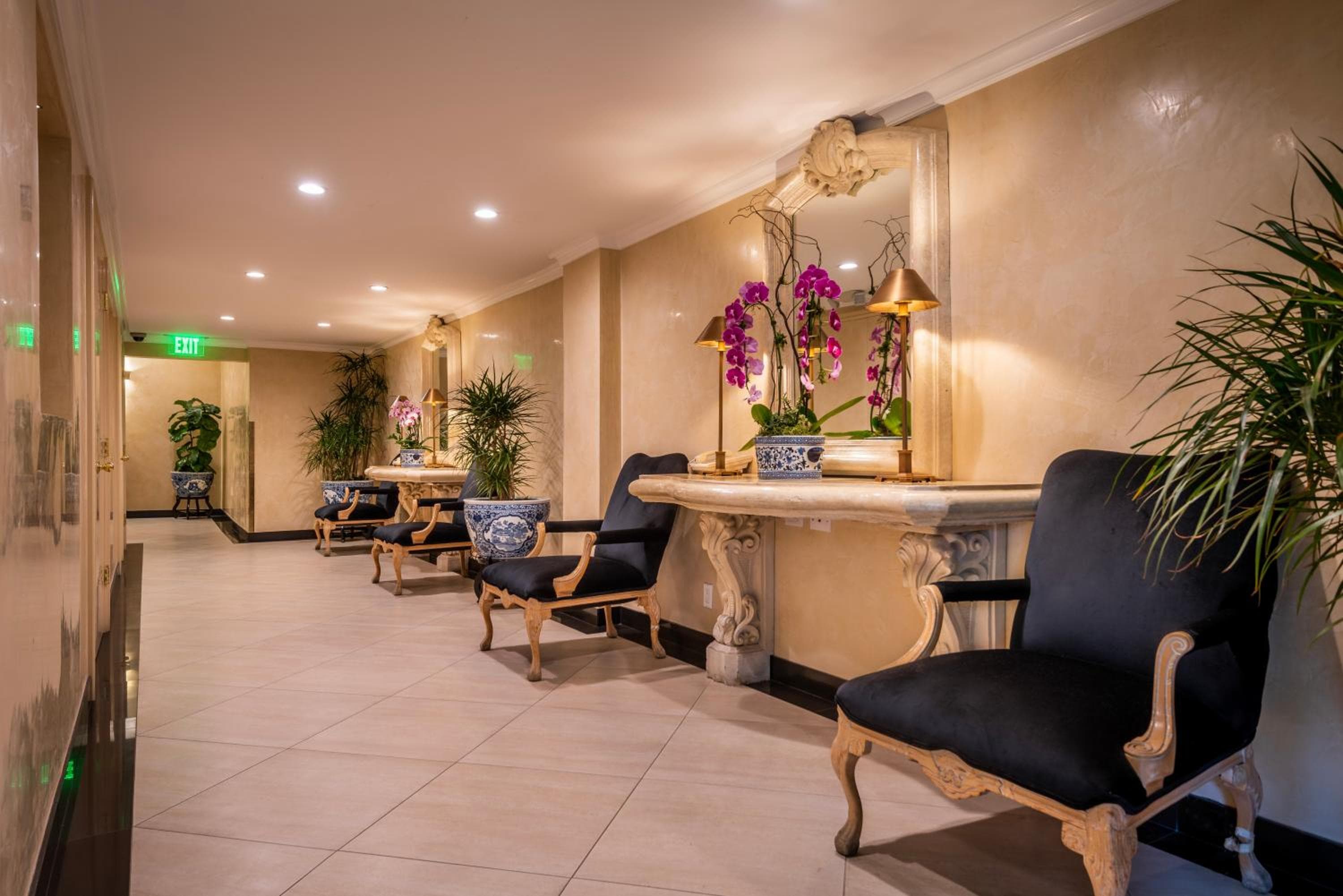 Beverly Hills Plaza Hotel & Spa — 14