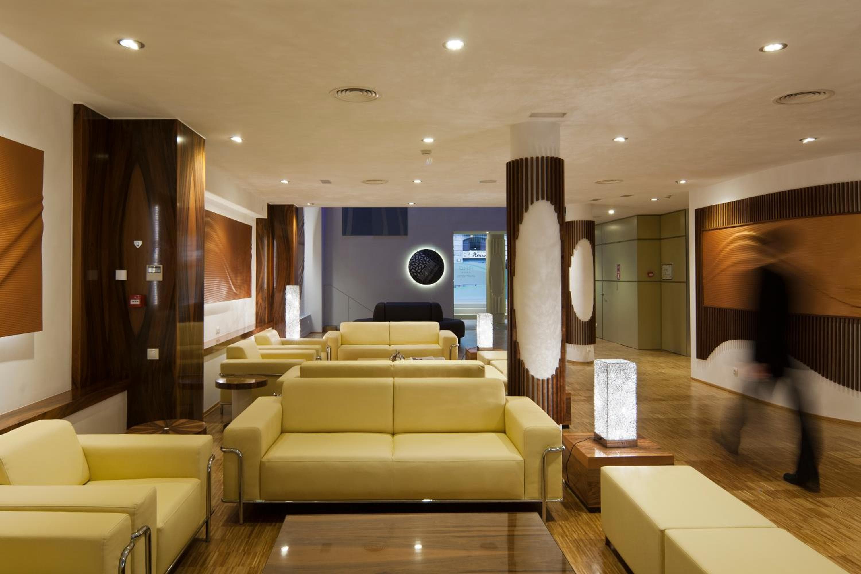 Ako Suites Hotel — 4