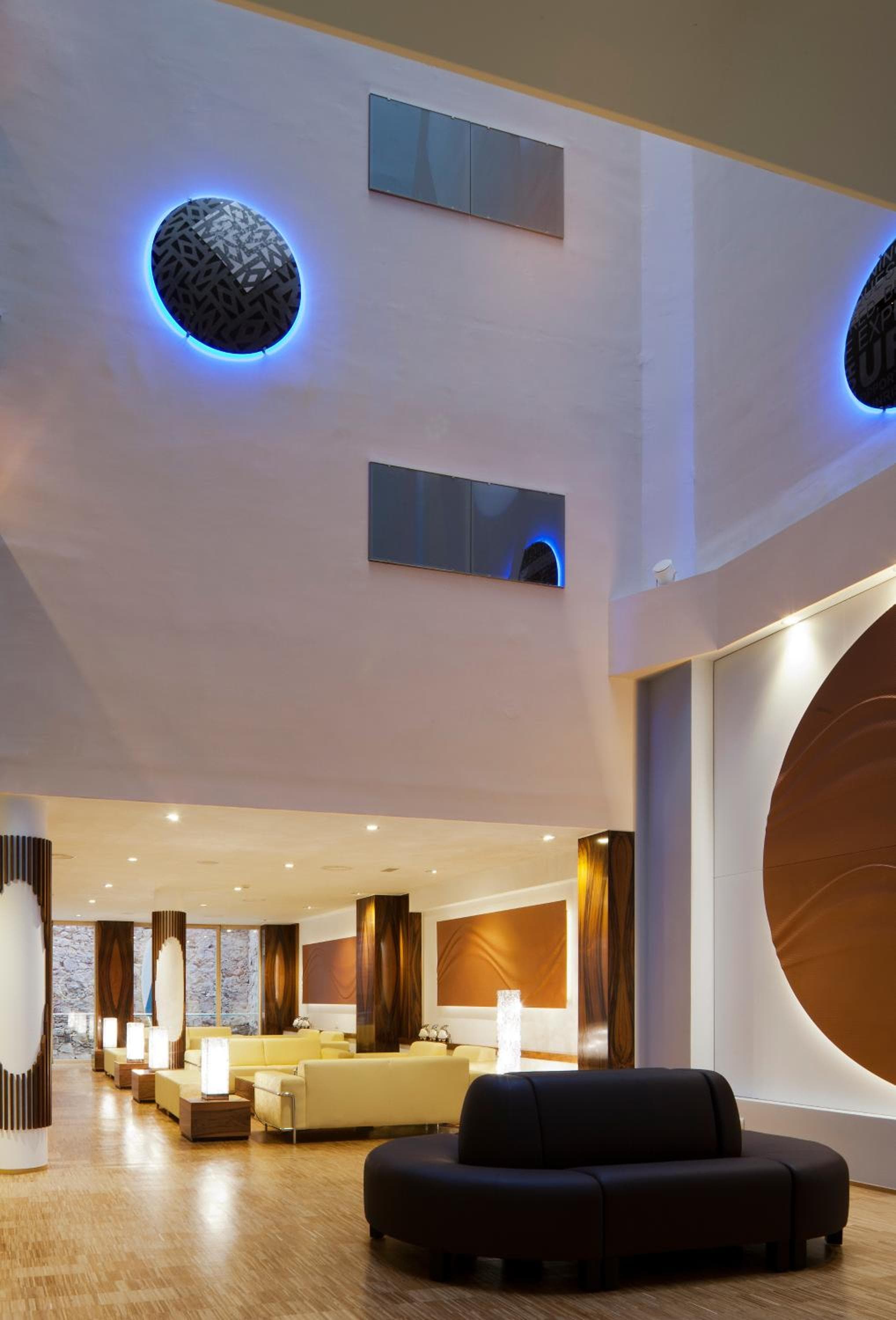 Ako Suites Hotel — 16