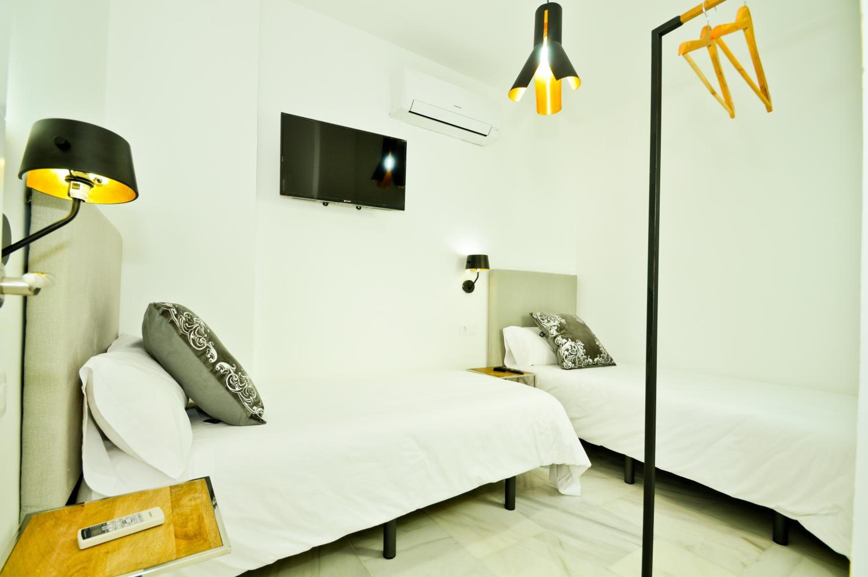NueveSuites — 18