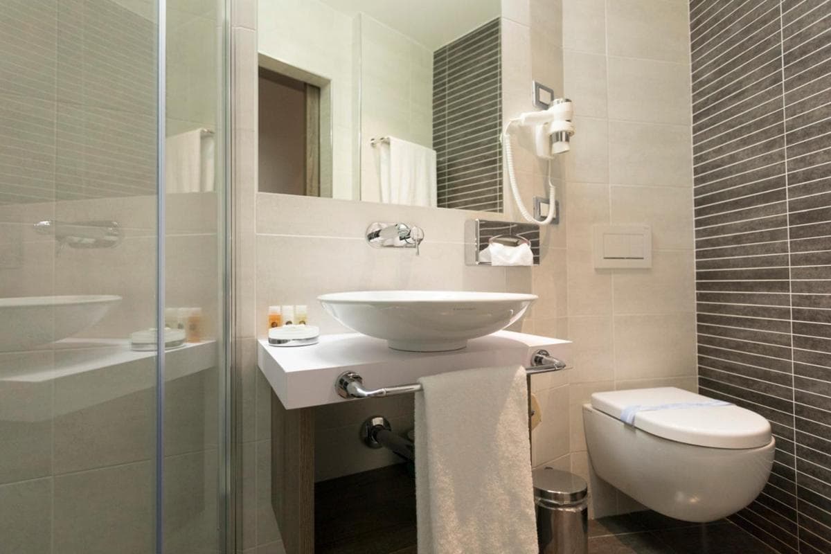 Hotel Mentana, di R Collection Hotels — 24
