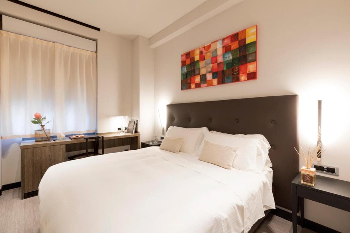 Hotel Mentana, di R Collection Hotels — 26