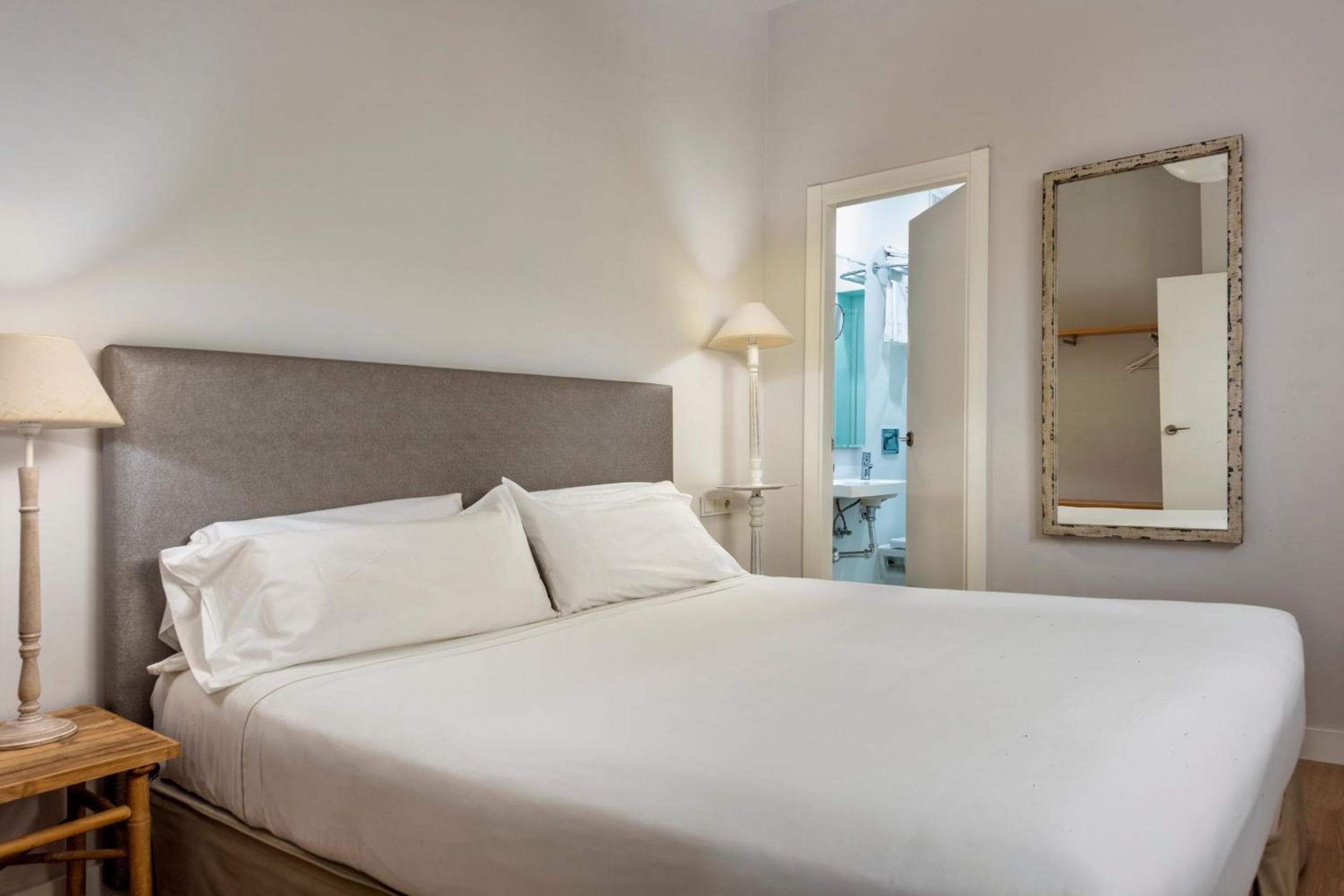 Suites Sevilla Plaza — 20
