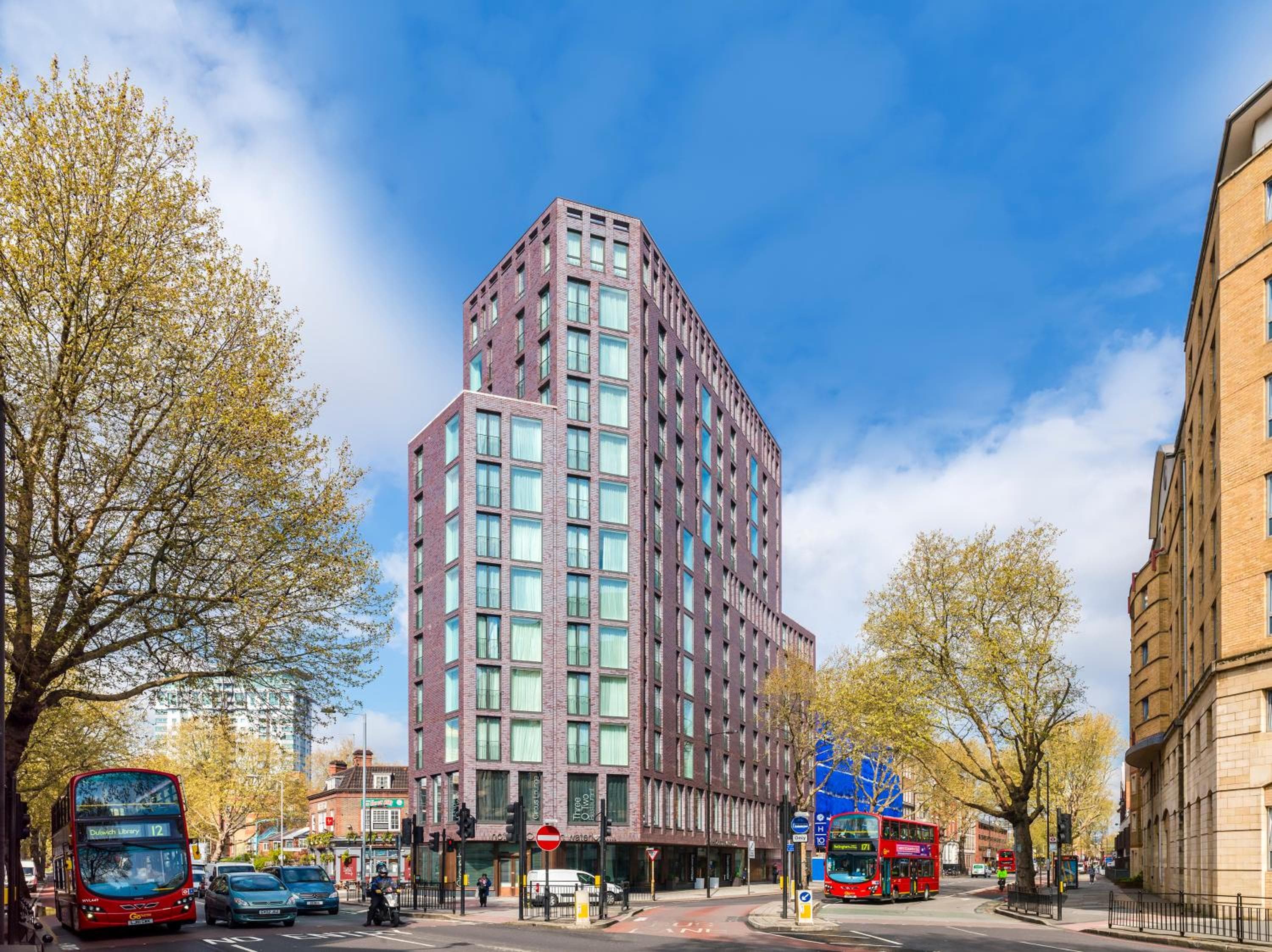H10 London Waterloo — 27