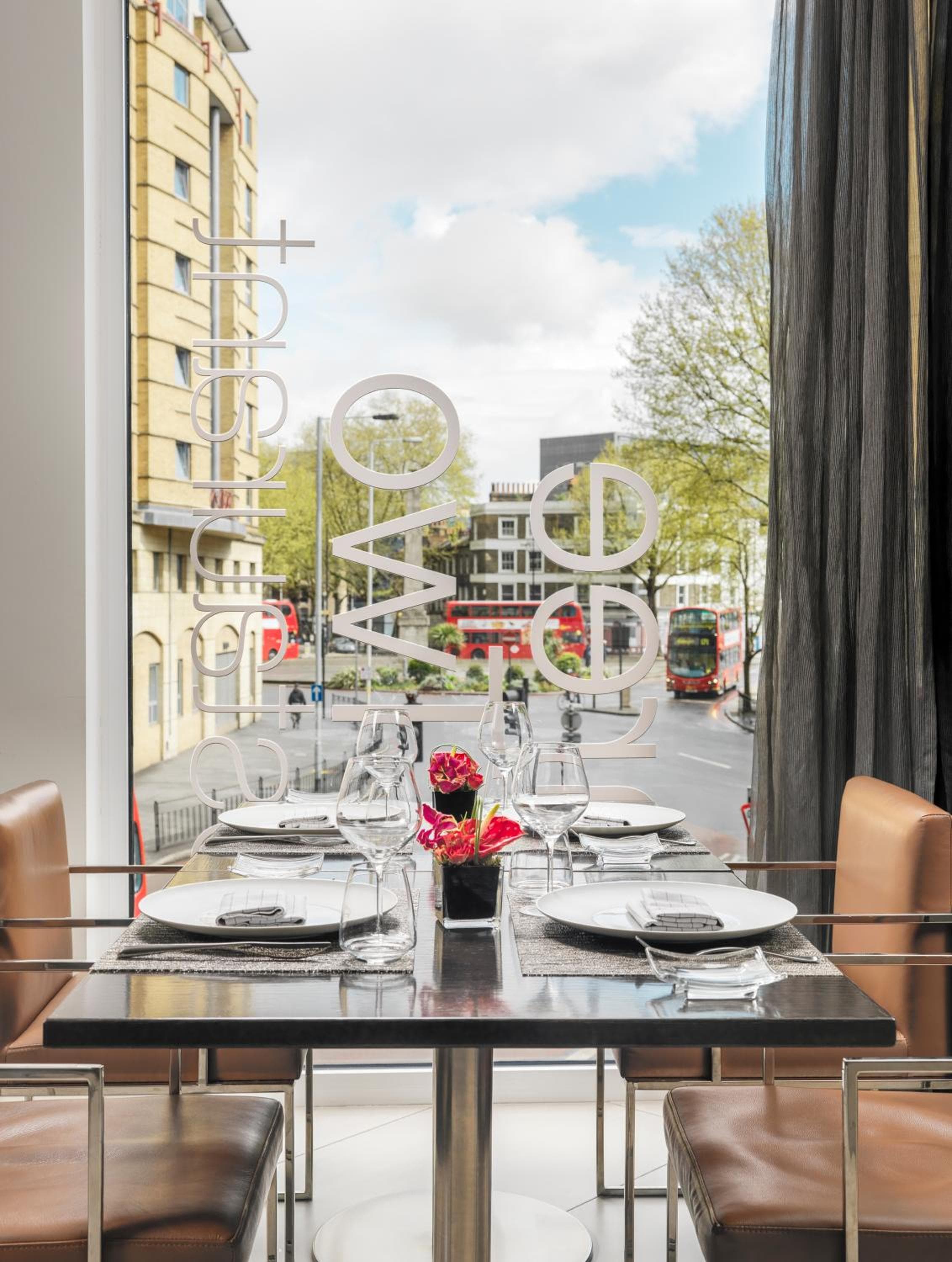 H10 London Waterloo — 17