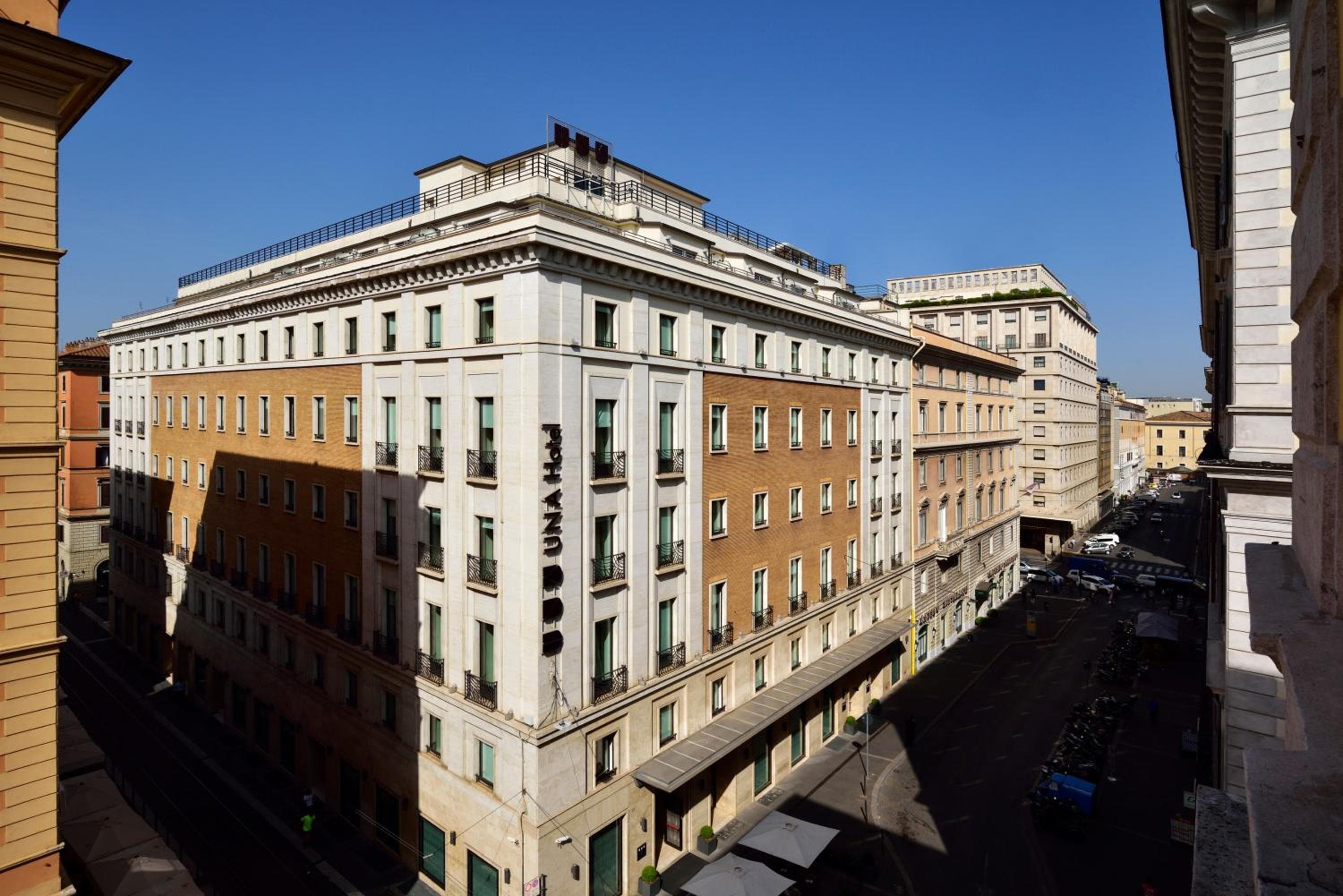UNAHOTELS Decò Roma — 1