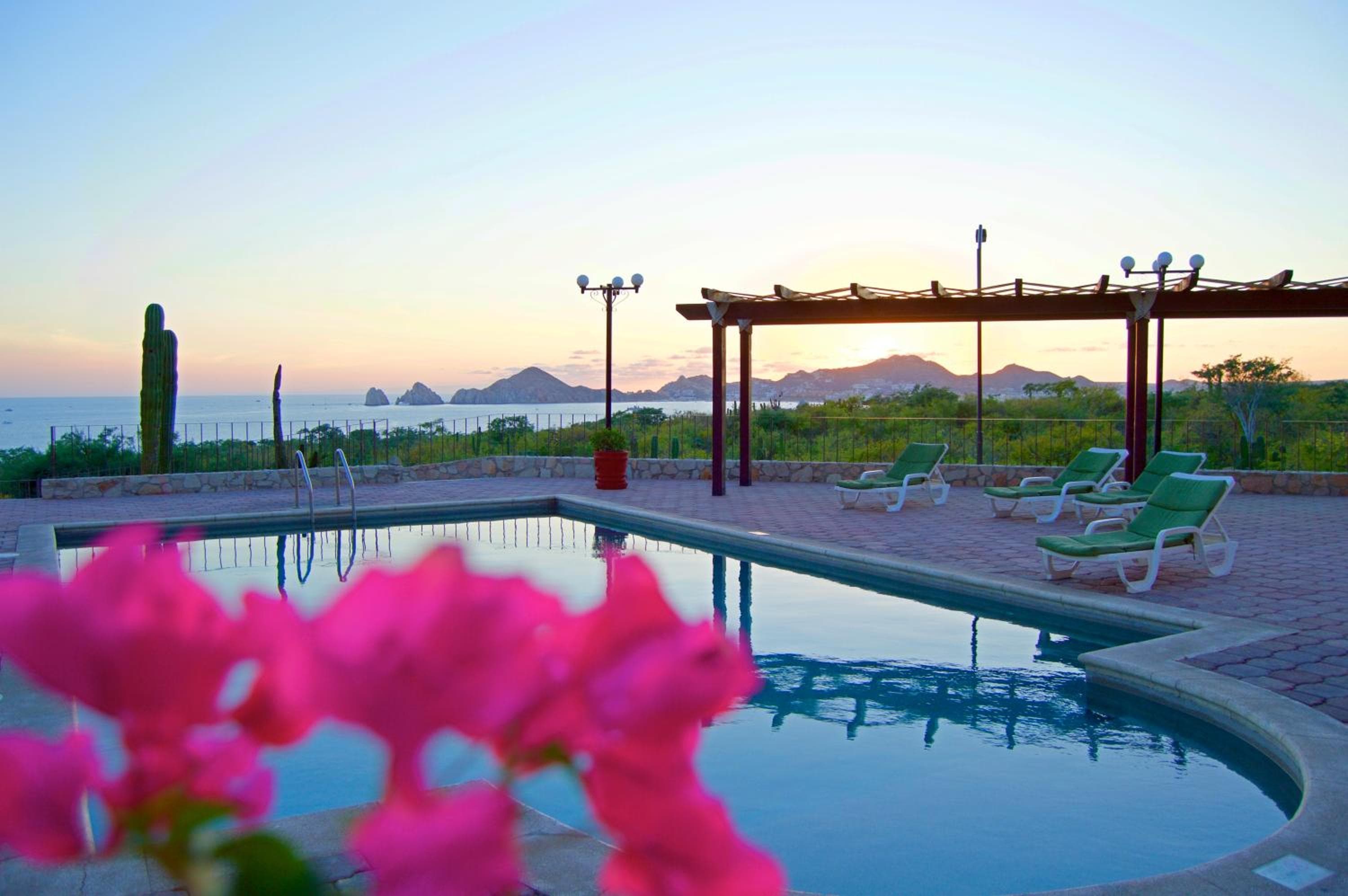 Sunrock Hotel & Suites — 10
