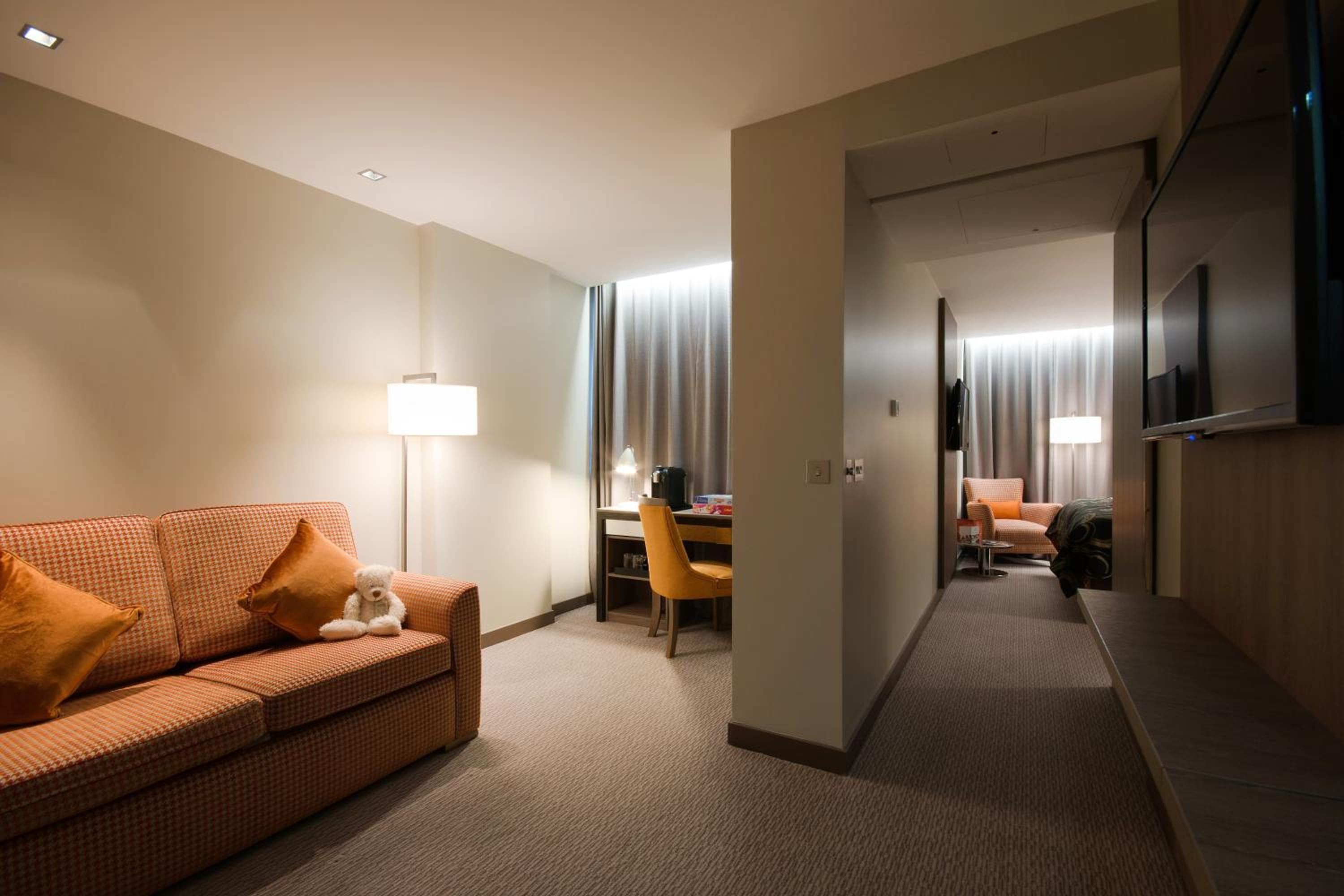 Clayton Hotel Chiswick — 2