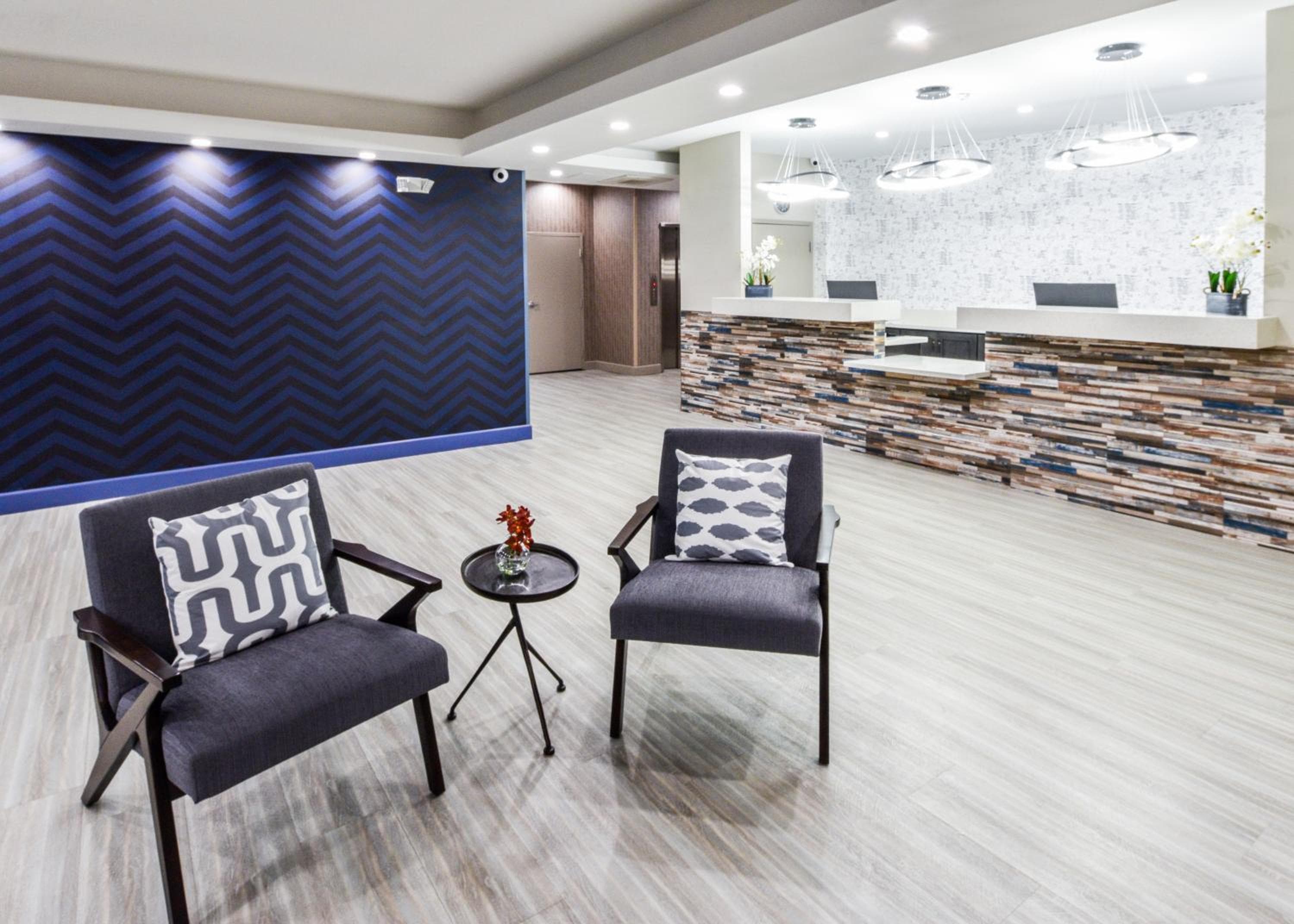 Hollywood Inn Suites Hotel — 12