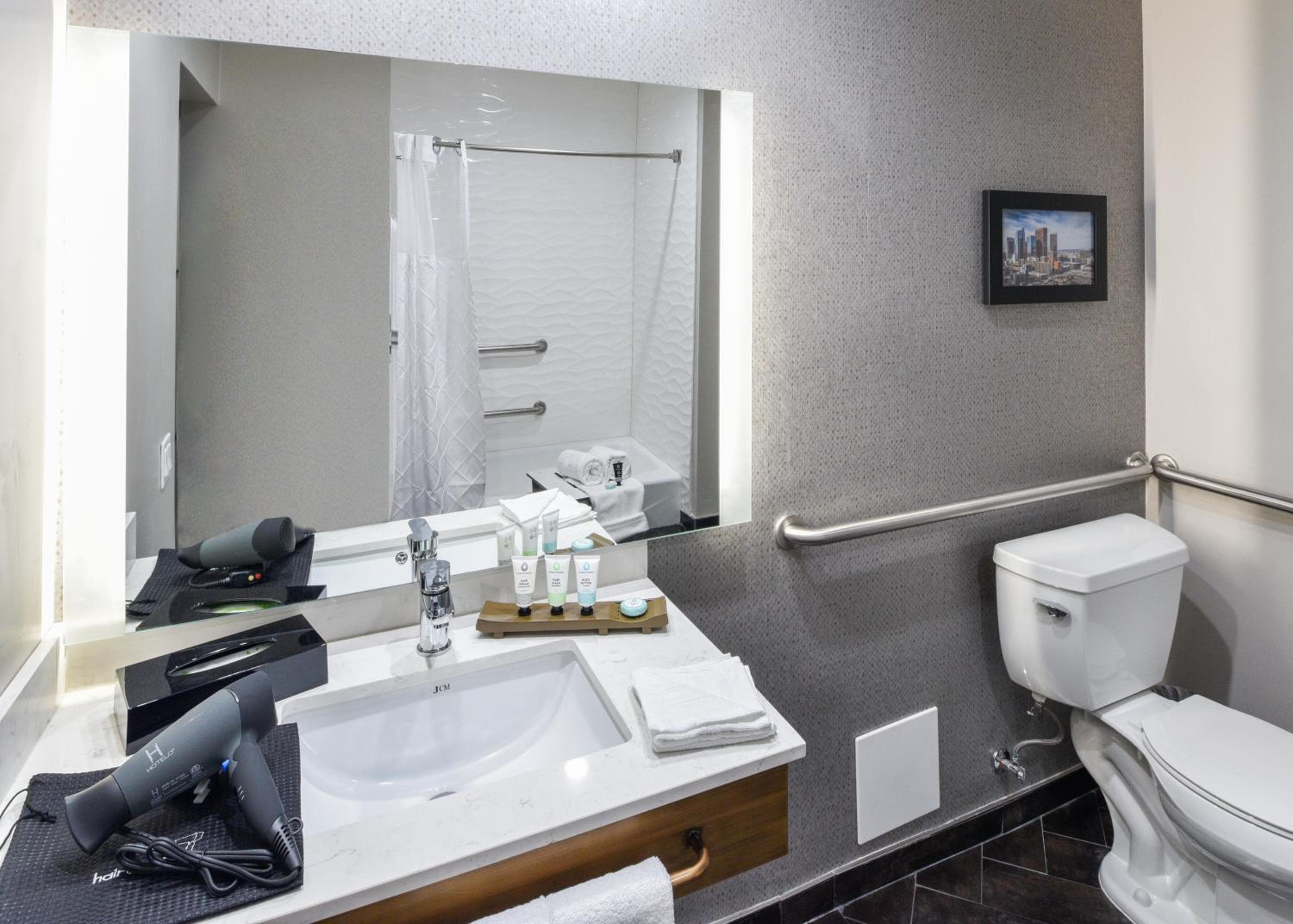 Hollywood Inn Suites Hotel — 21