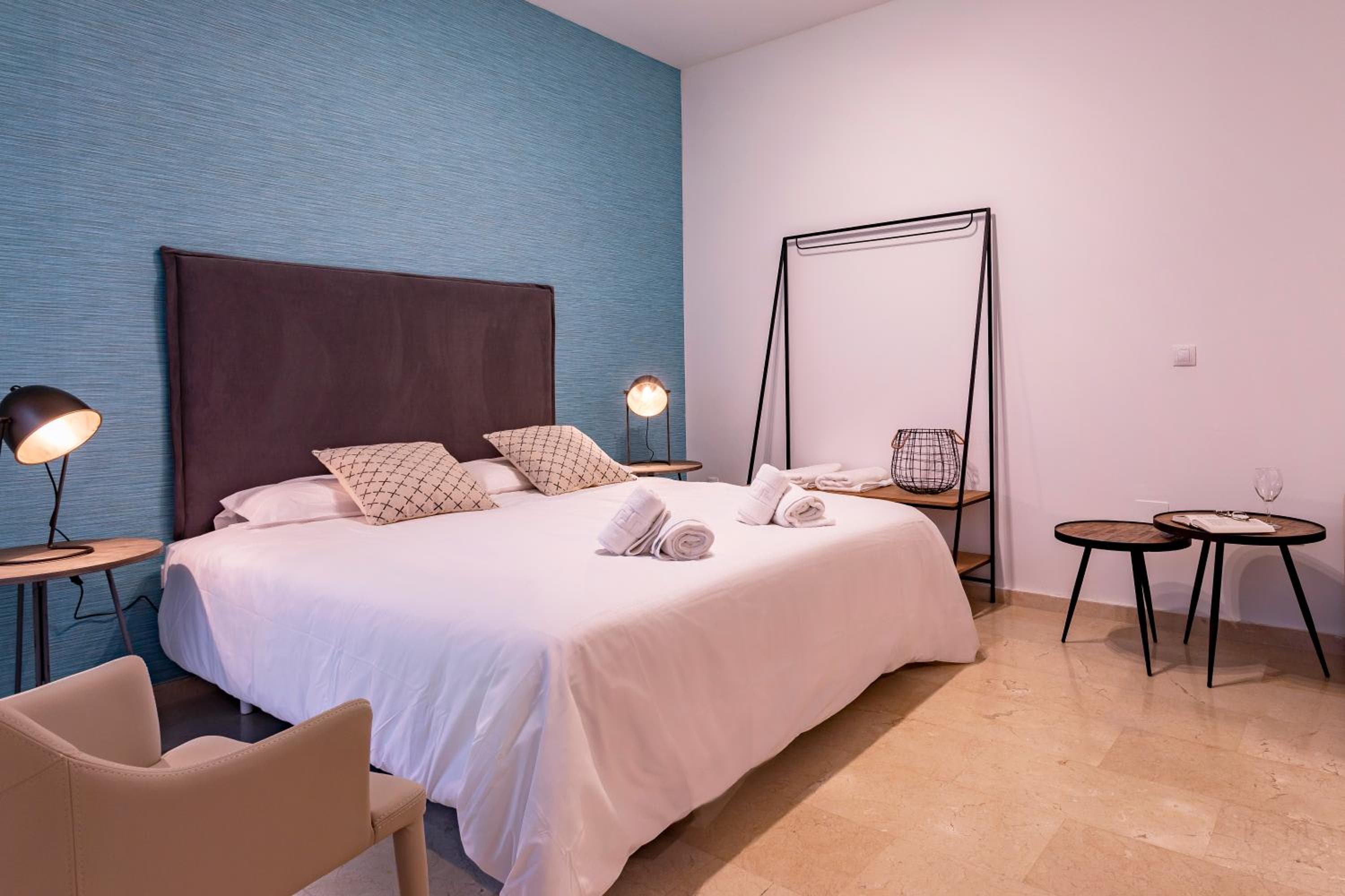 Málaga Central Suites — 11