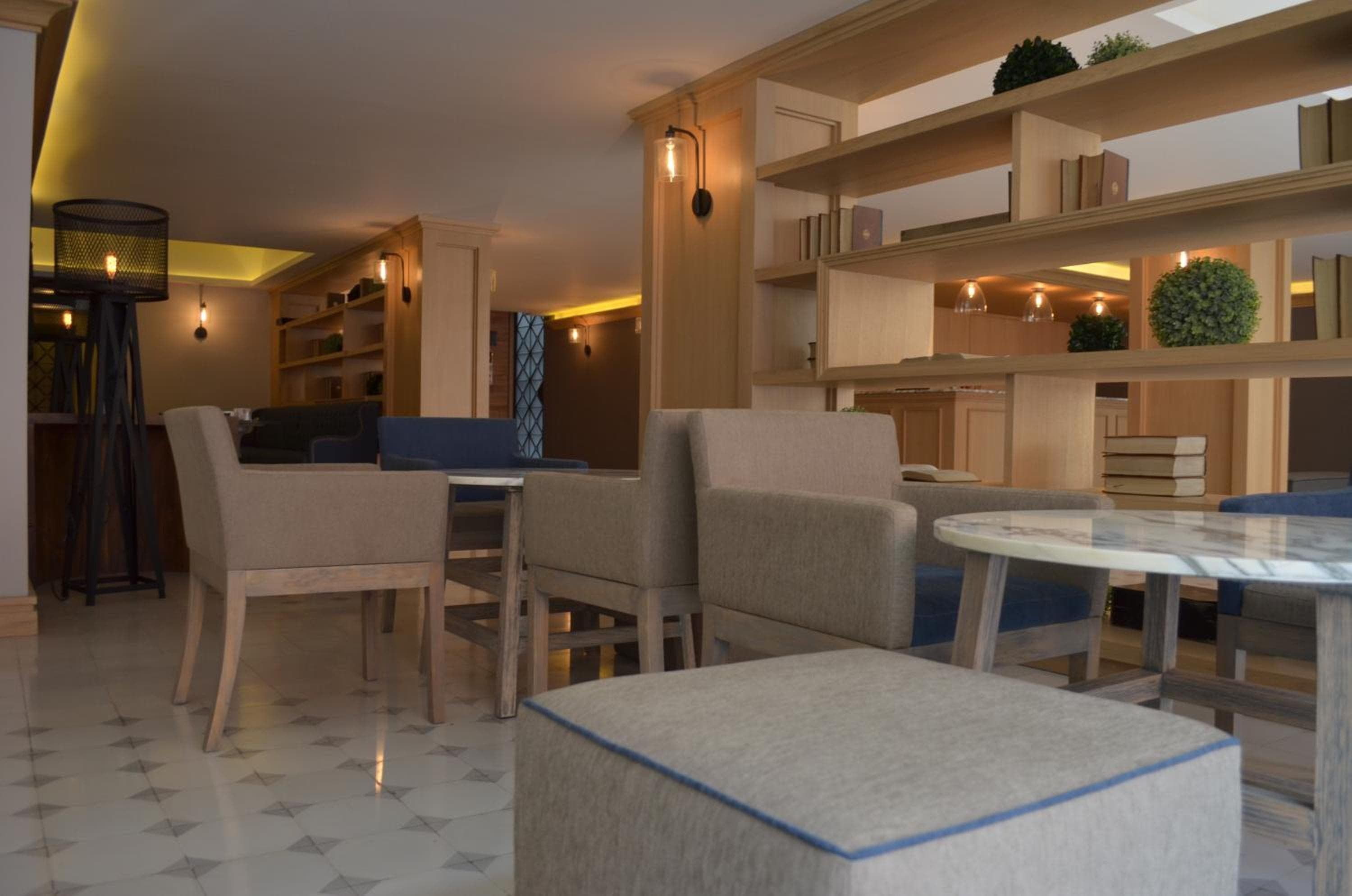 Hotel Plaza Revolución — 15